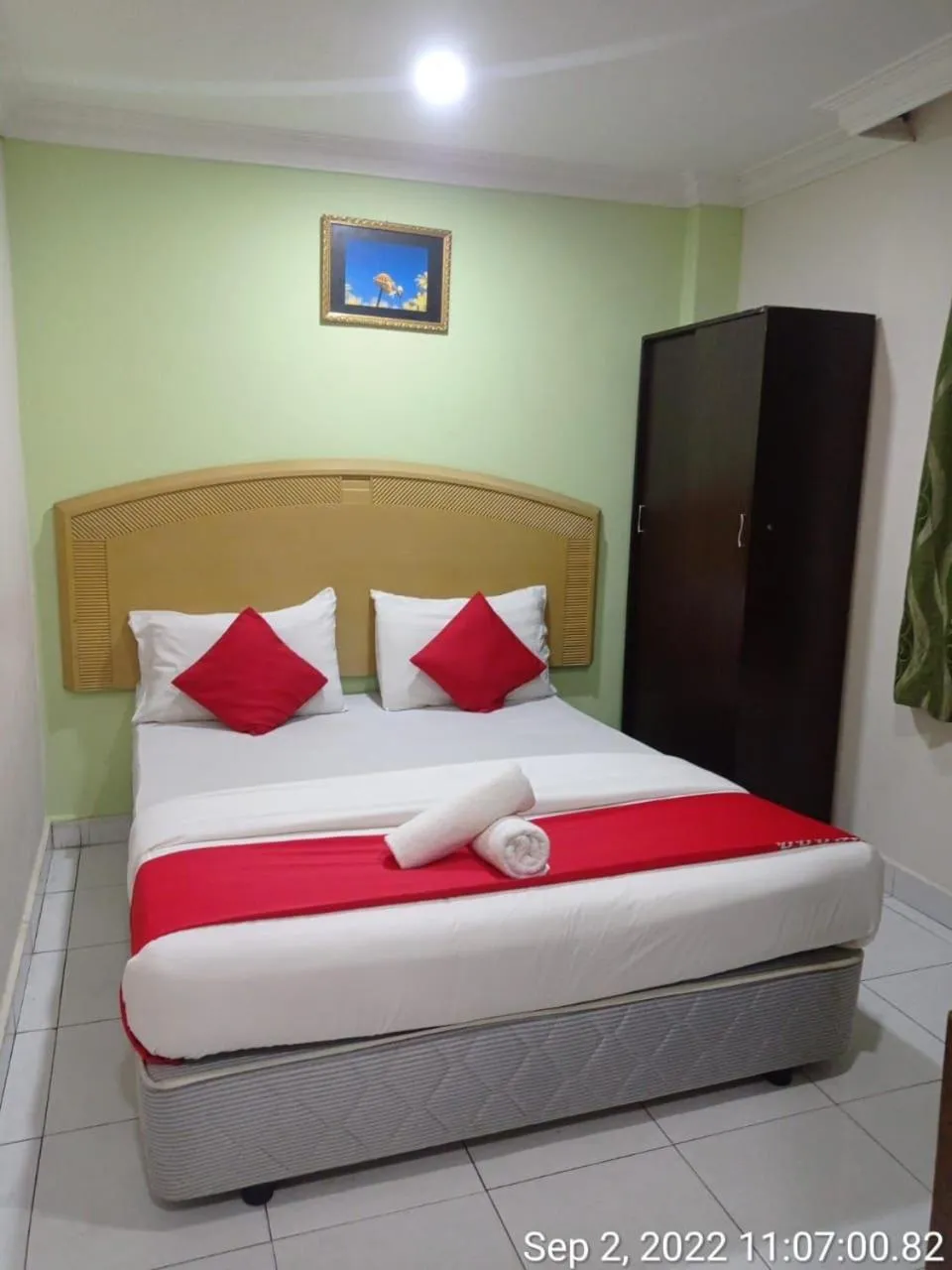 Bed in HOTEL SAHARA INN BATU CAVES