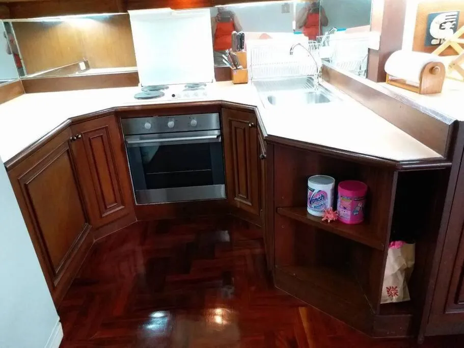 Kitchen or kitchenette in Stunning 24th Fl Terrace Penthouse!