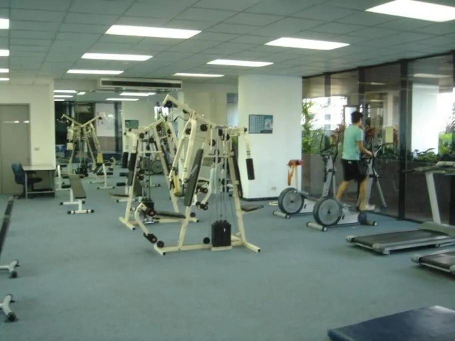 Fitness centre/facilities in Stunning 24th Fl Terrace Penthouse!