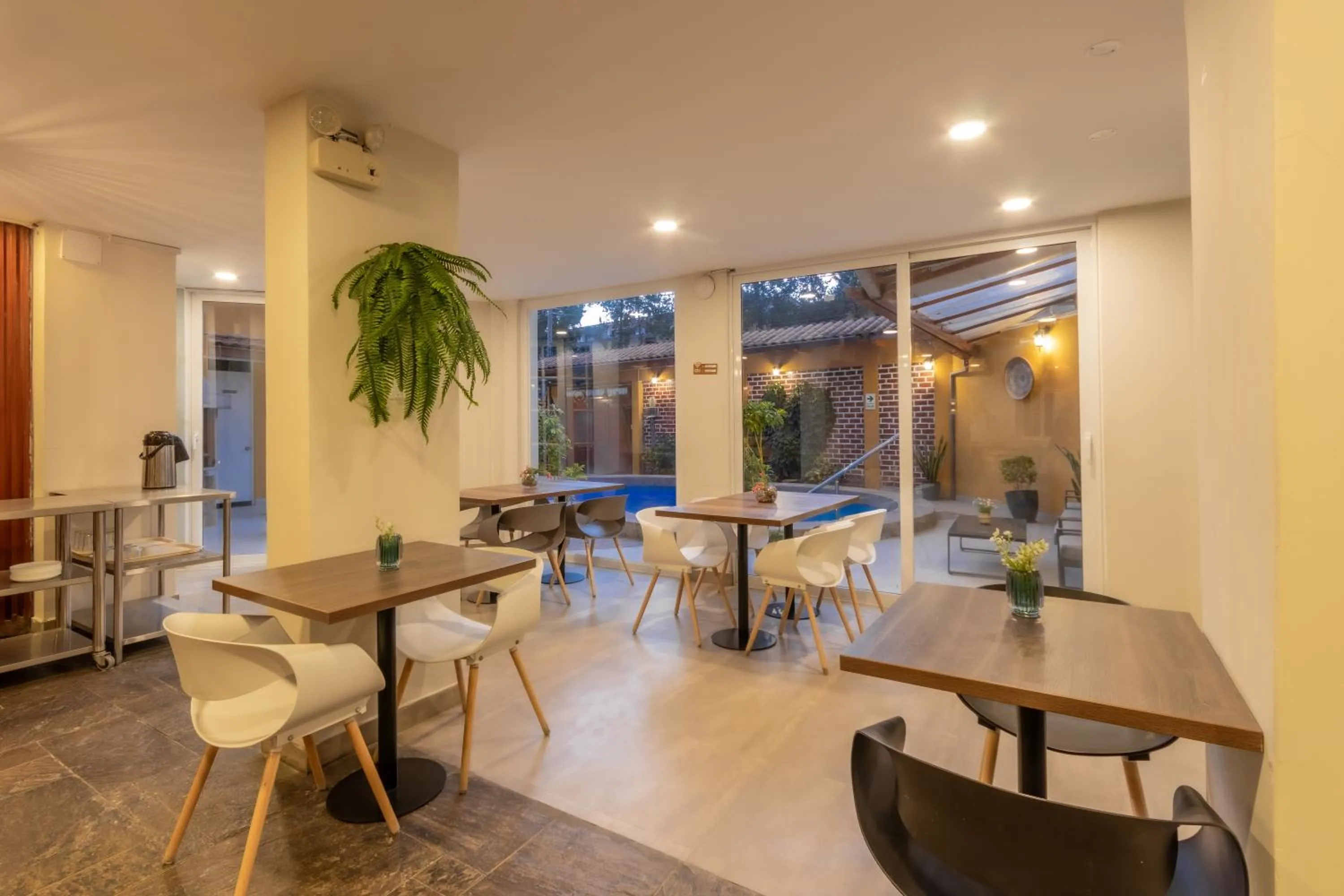 Restaurant/places to eat in Hotel Serra Nova