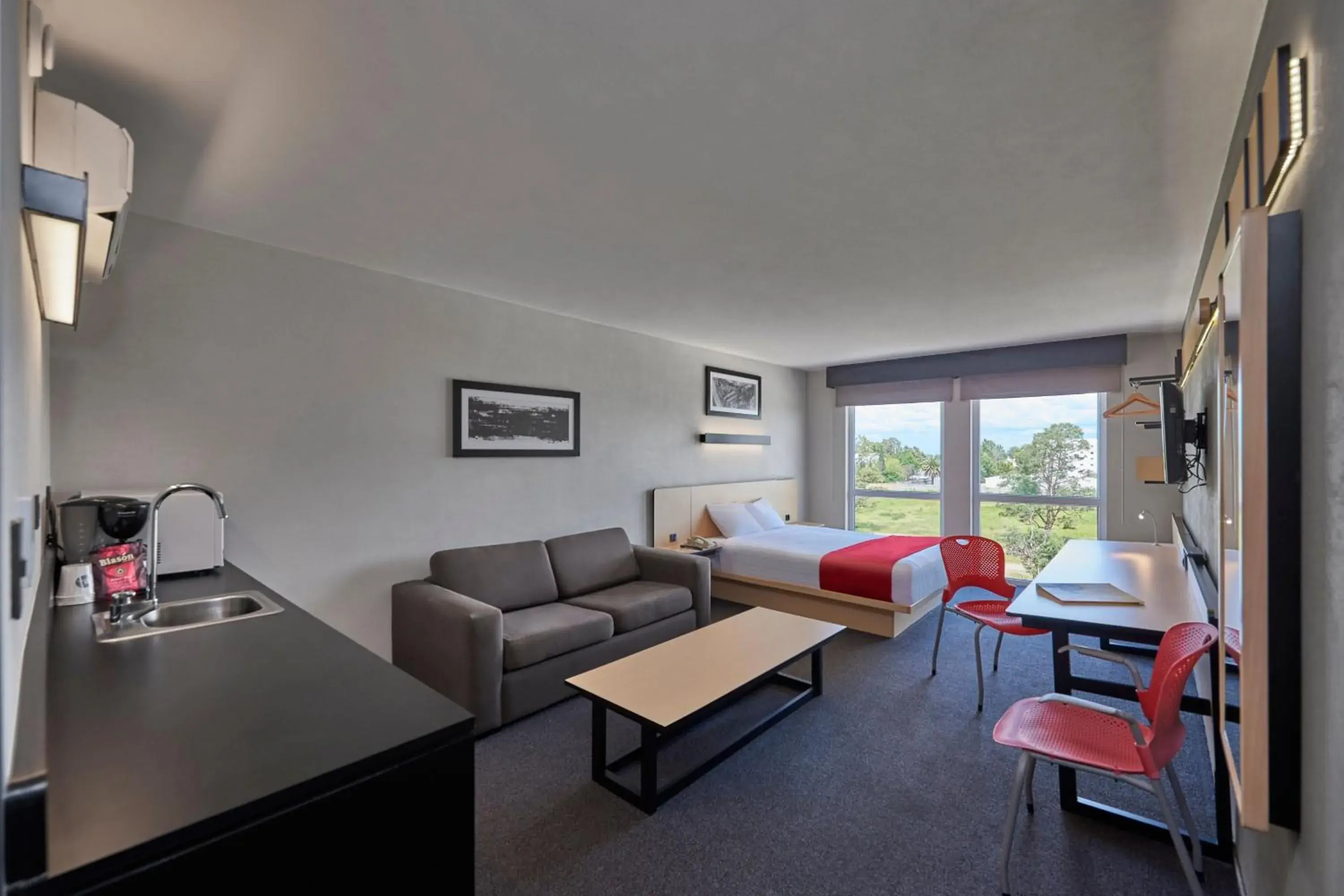 Superior Queen Room with Sofa Bed in City Express by Marriott Irapuato Norte Superior Queen Room with Sofa Bed in City Express by Marriott Irapuato Norte