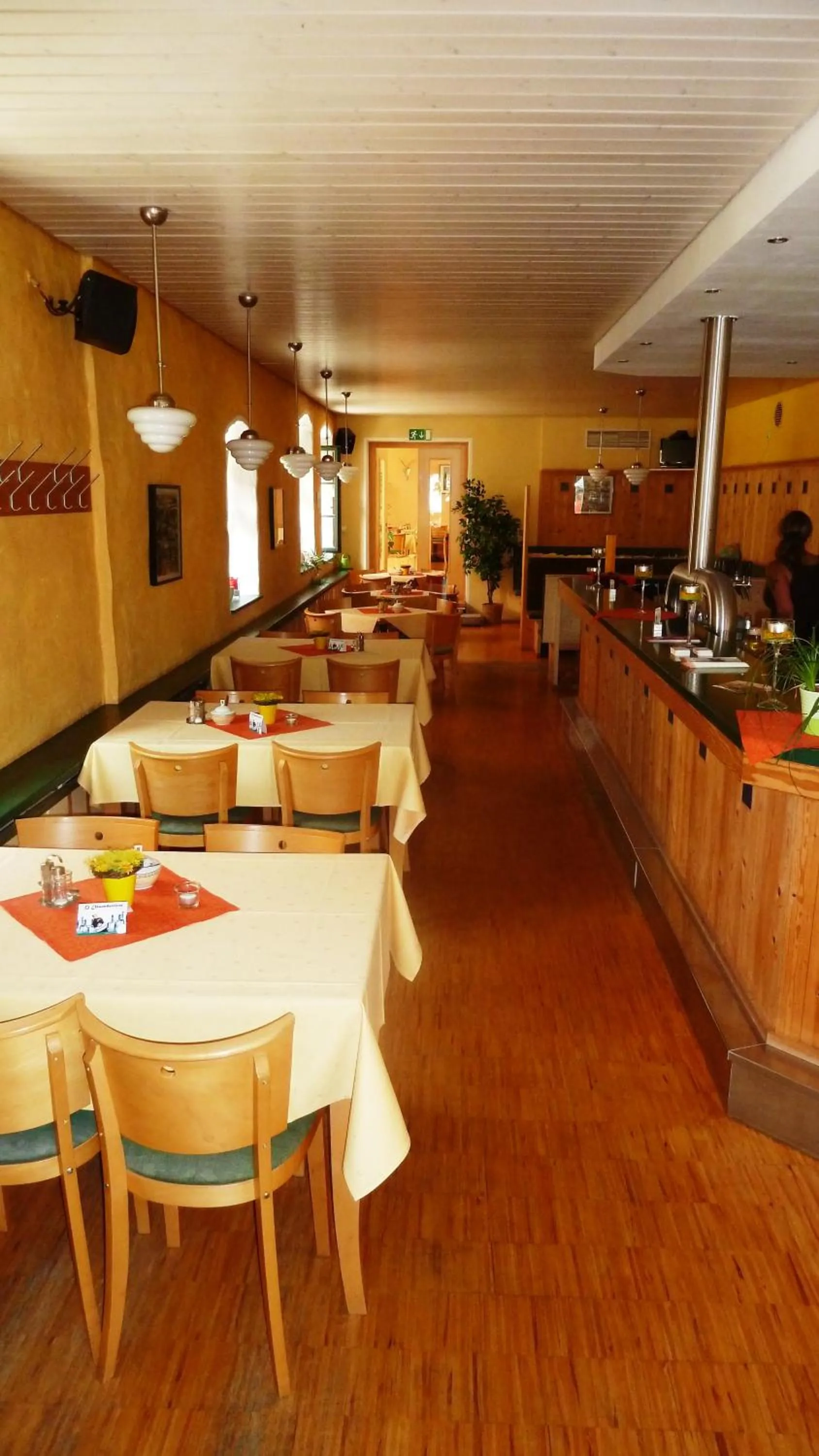 Restaurant/places to eat in MB Hotel Weißer Hirsch