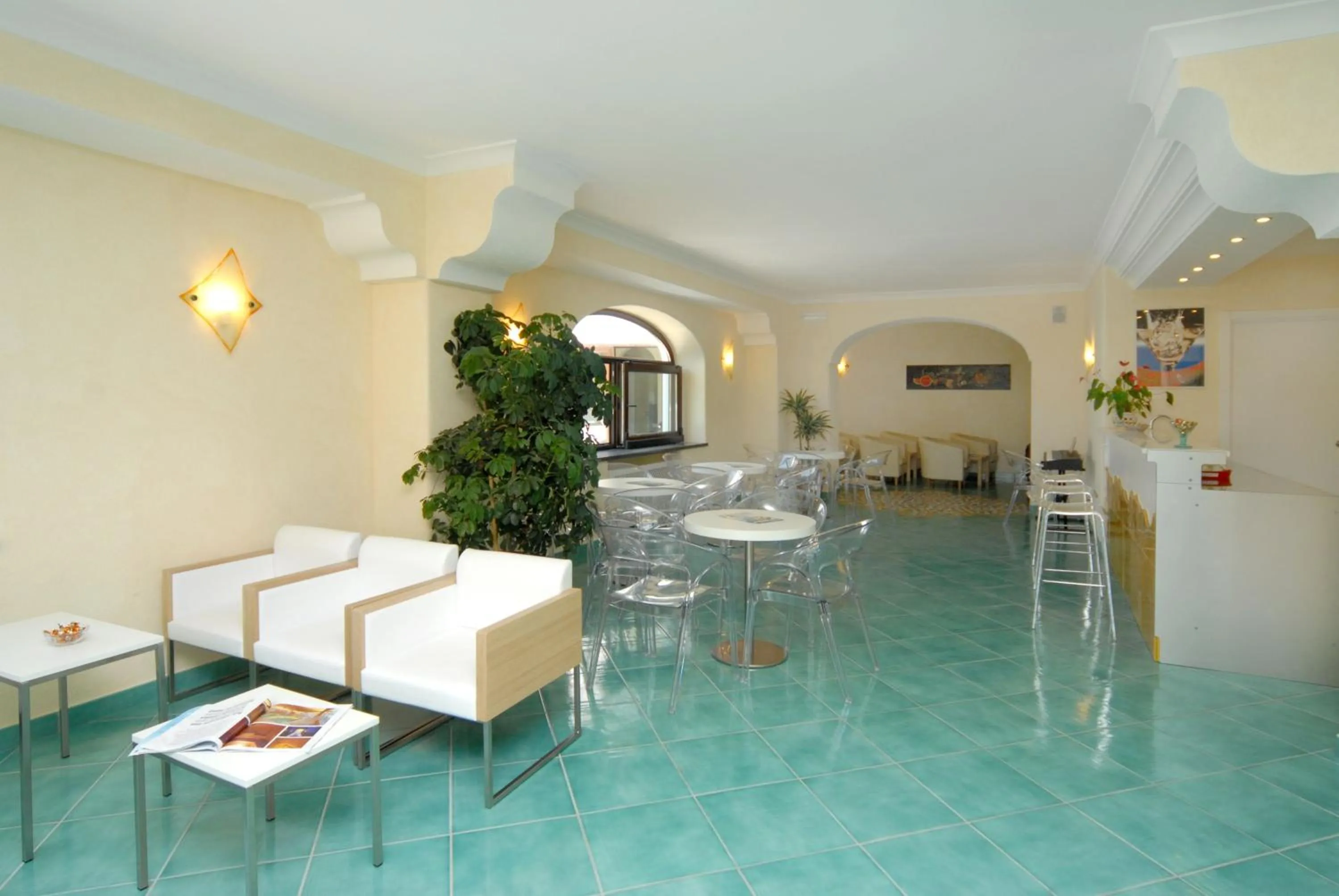 Restaurant/Places to Eat in Hotel Imperamare