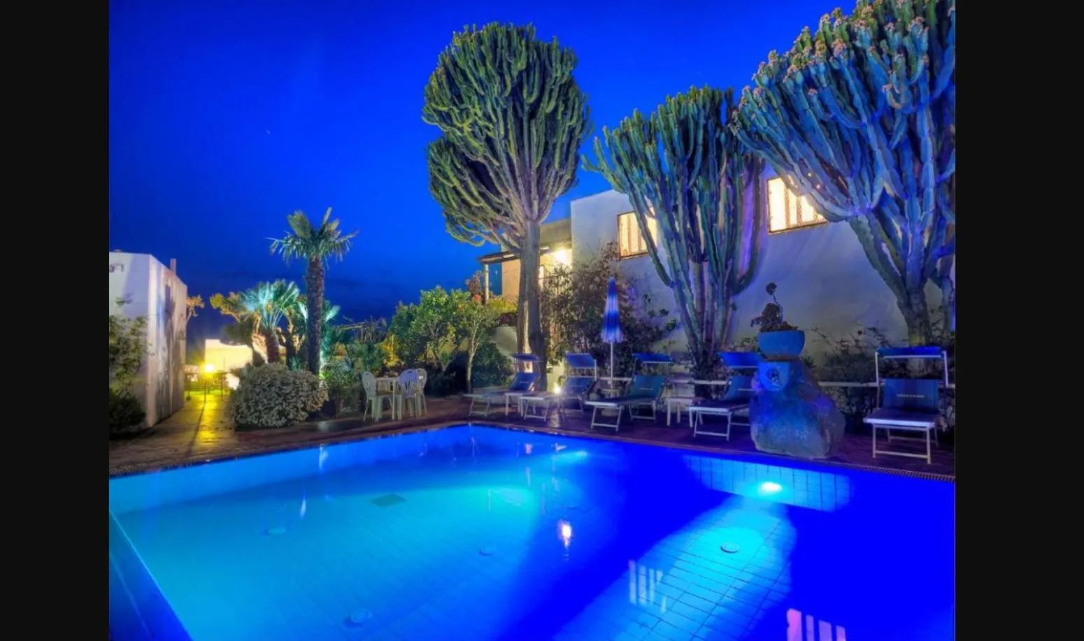 Swimming Pool in Hotel Imperamare