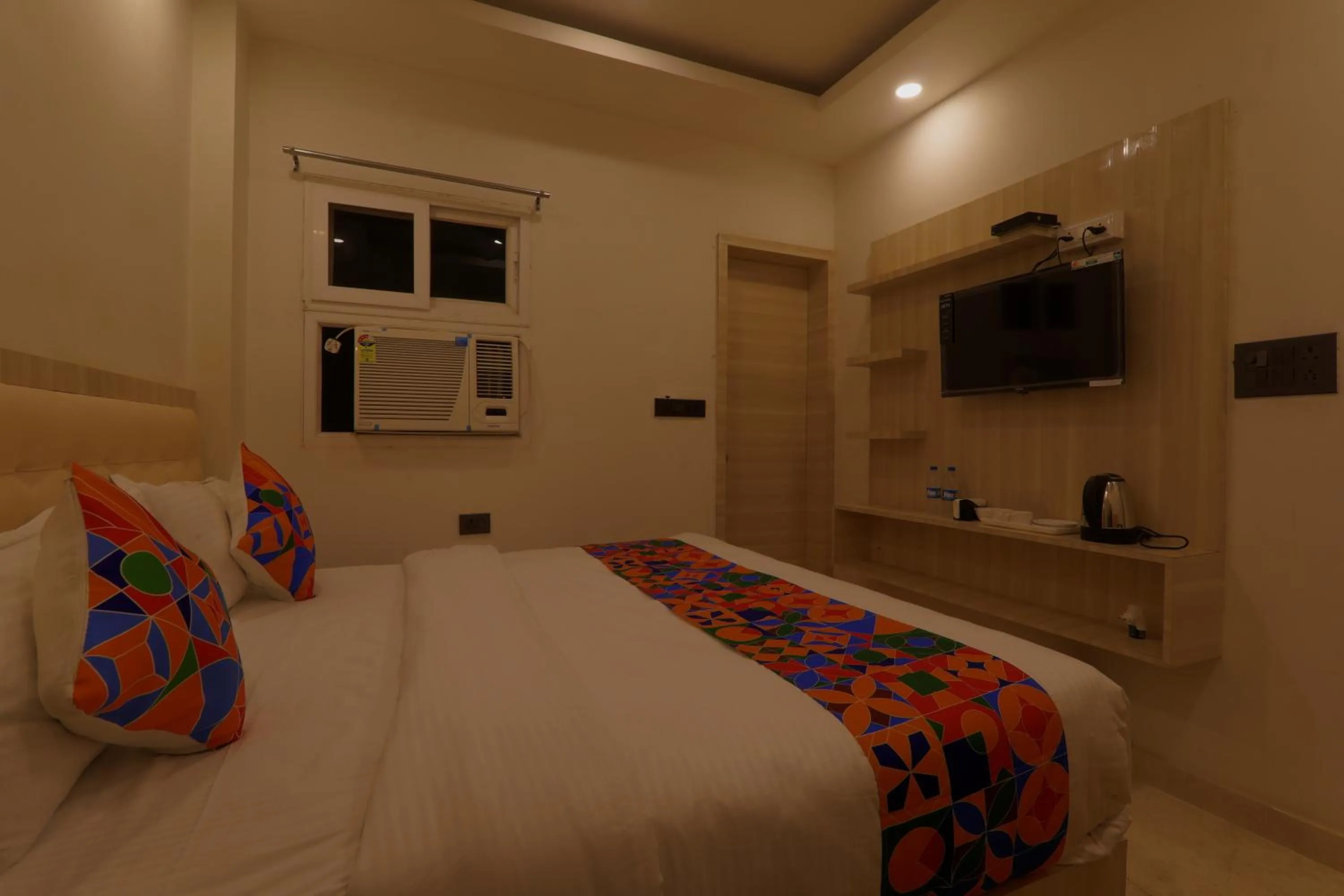 Bedroom, Bed in Shri Tirupati Residency