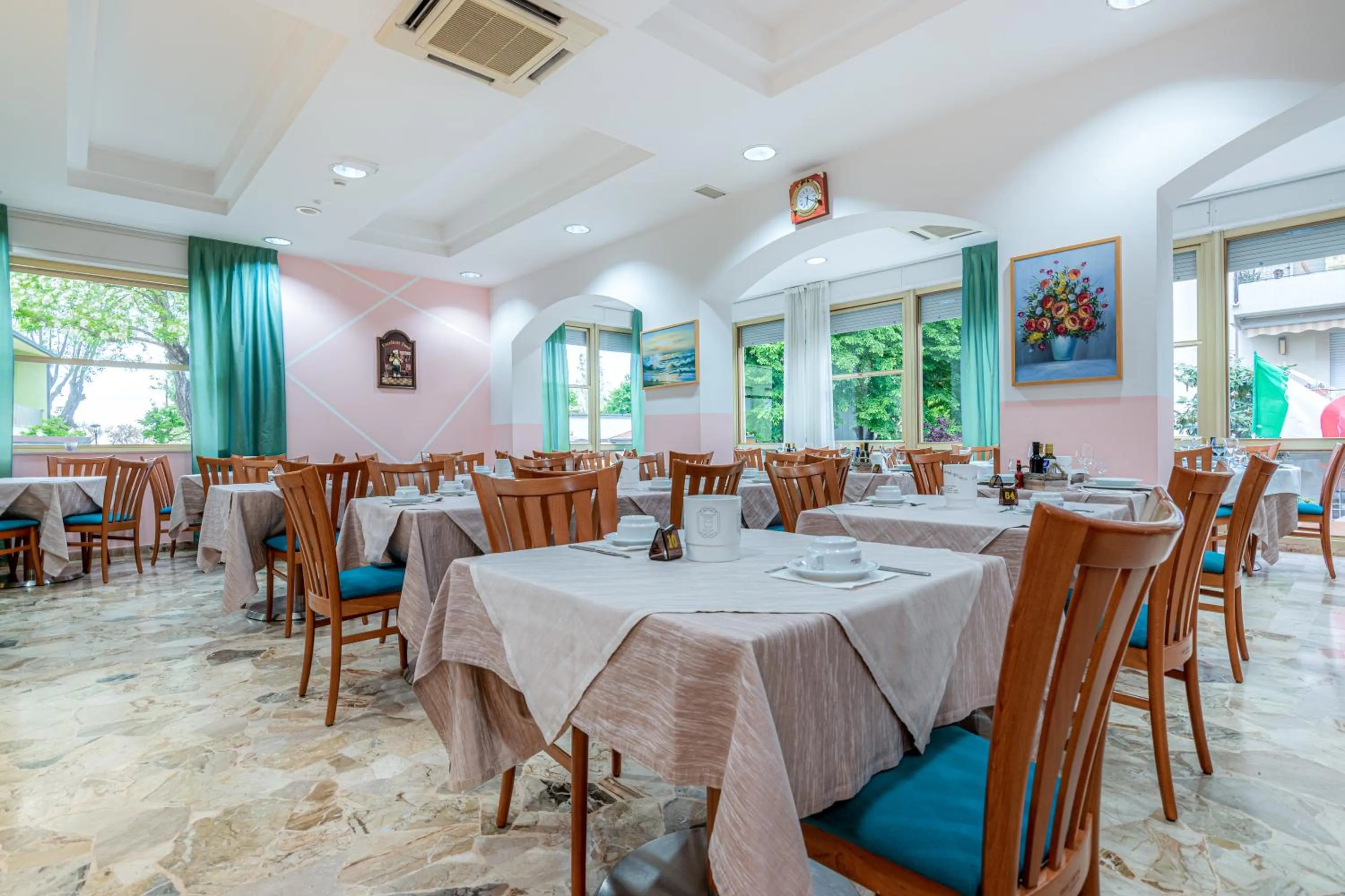 Restaurant/places to eat in Hotel Ilde