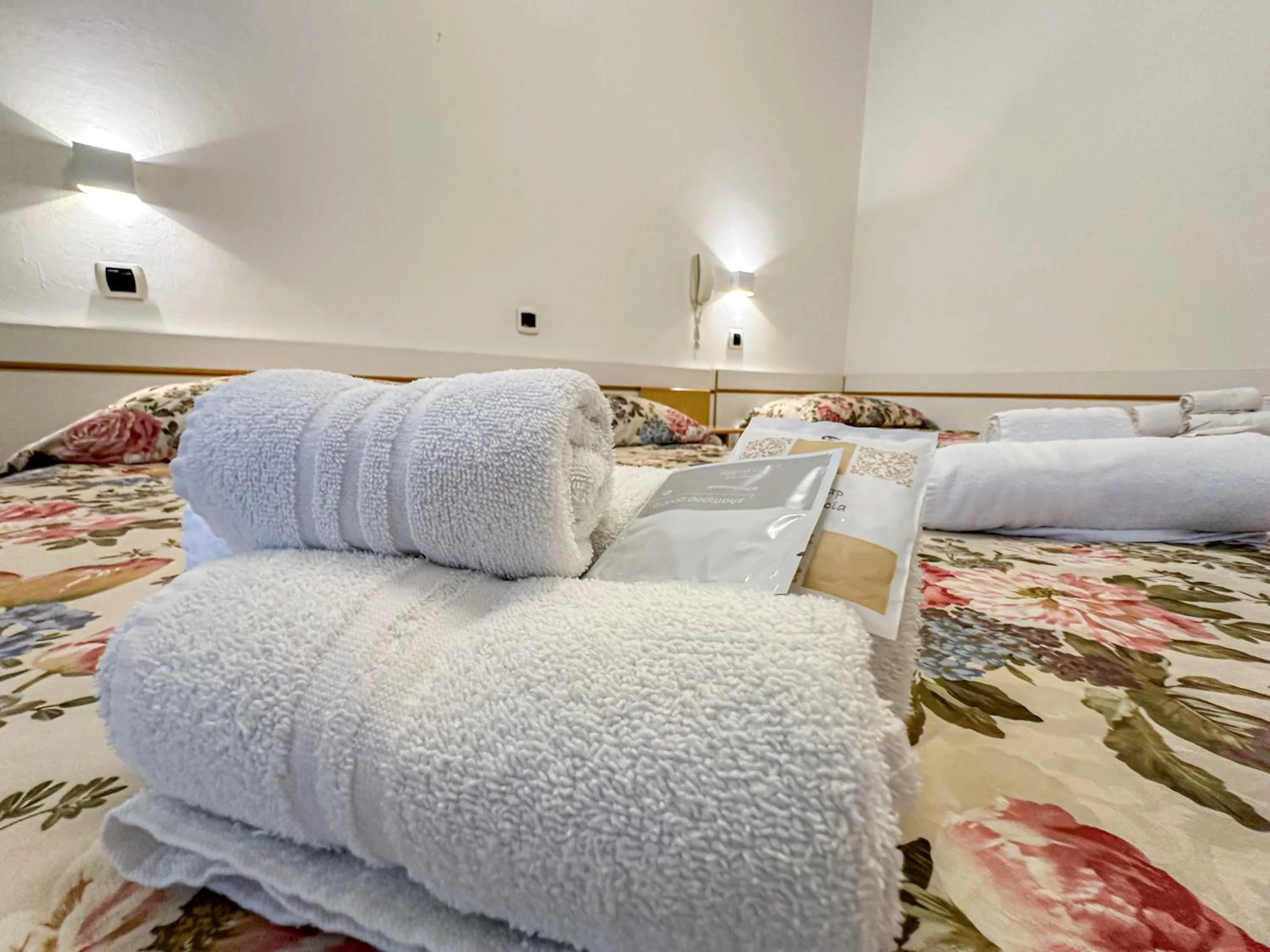 towels, Bed in Hotel Ilde