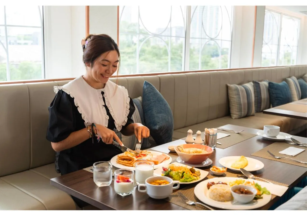 Breakfast in Away Bangkok Riverside Kene