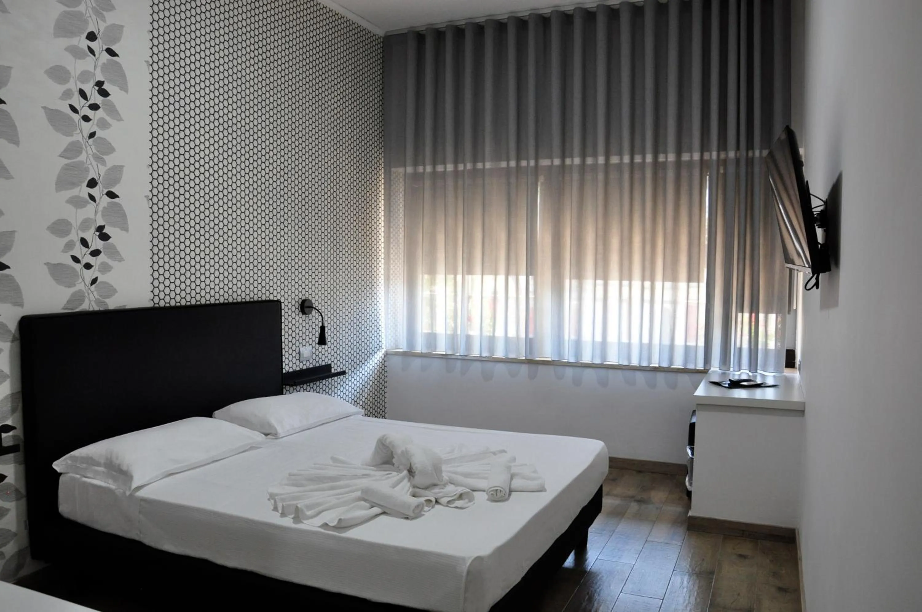 Bedroom, Bed in Millennium Gold Hotel