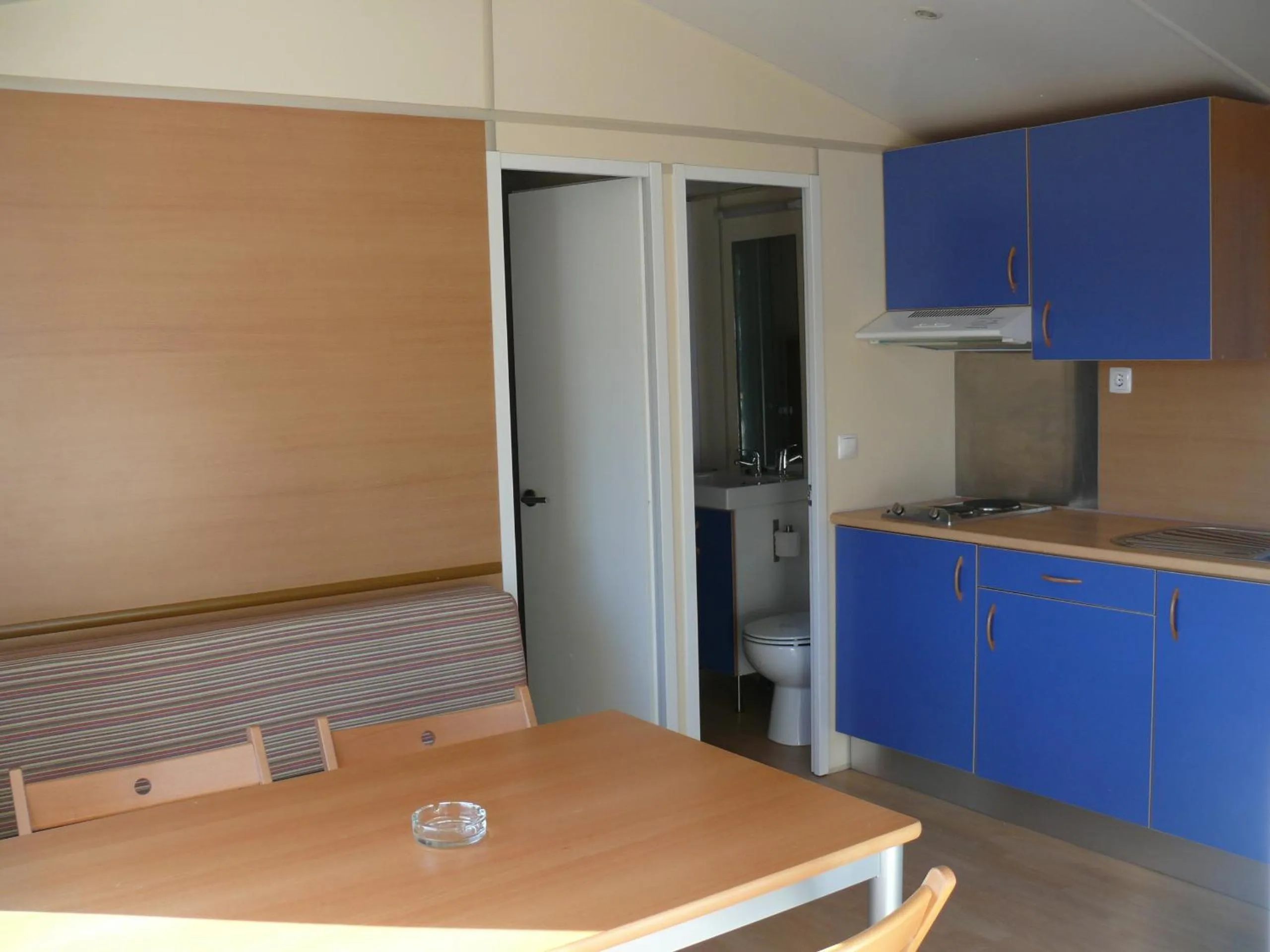 Kitchen or kitchenette in Parque De Campismo Orbitur Guincho