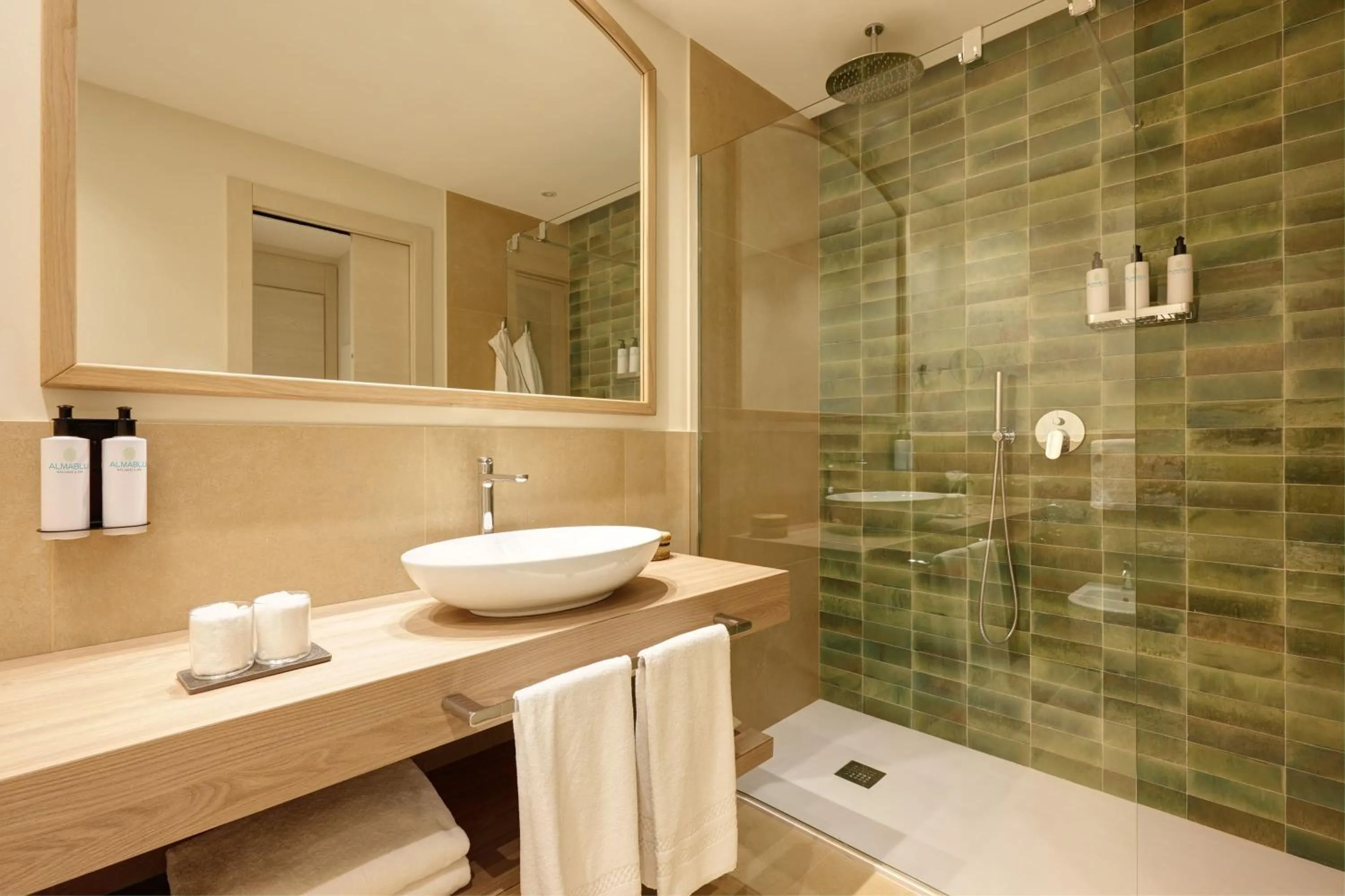 Shower in Almar Timi Ama Villasimius