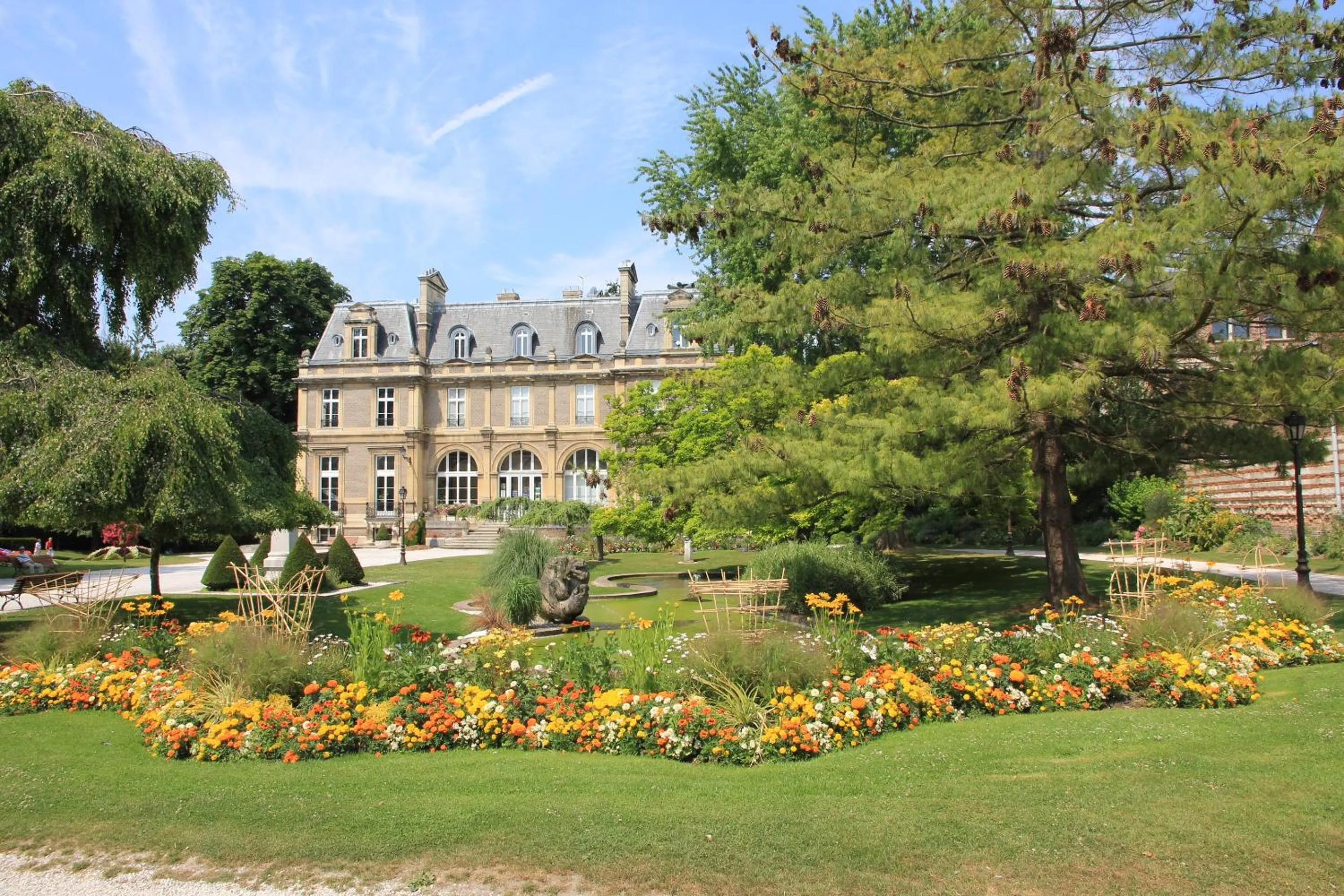 Neighbourhood, Property Building in Sealov- Nuit sur un bateau à quai, halte bucolique entre Pont-Remy et Abbeville