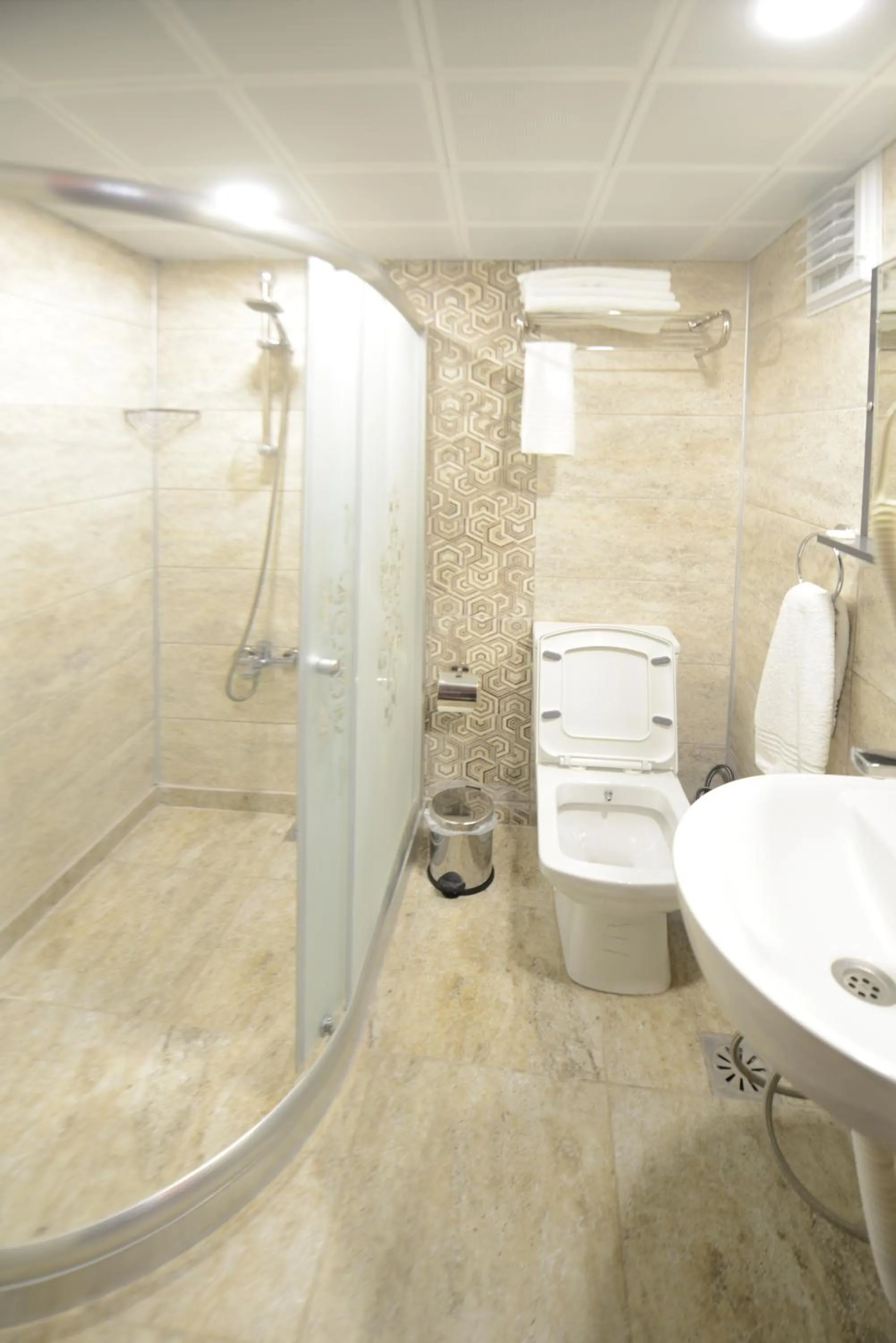 Shower in TÜRKMEN KONAGI HALFETİ BUTİK OTEL