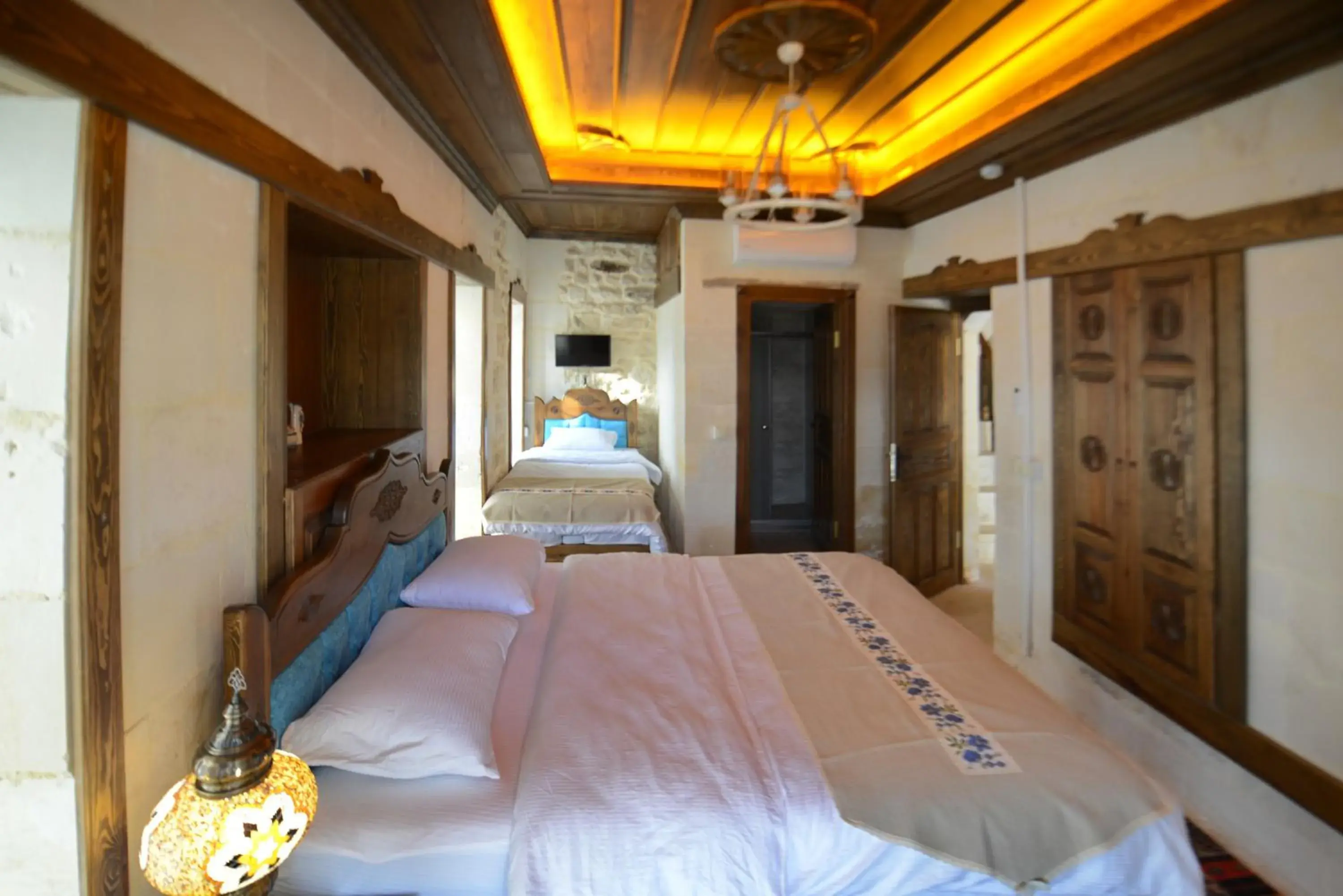 Deluxe Triple Room with Sea View in TÜRKMEN KONAGI HALFETİ BUTİK OTEL Deluxe Triple Room with Sea View in TÜRKMEN KONAGI HALFETİ BUTİK OTEL