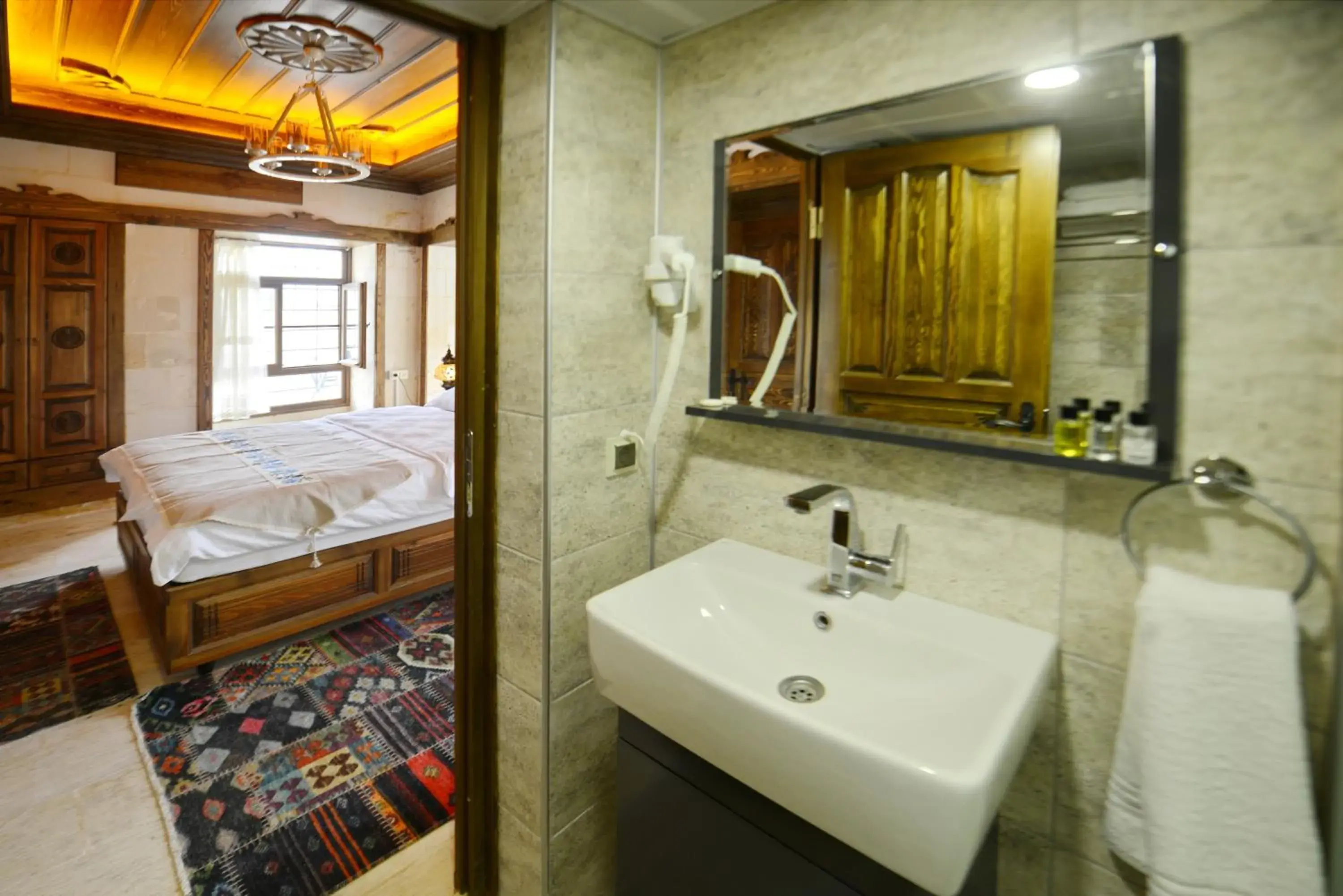 Deluxe Triple Room with Sea View in TÜRKMEN KONAGI HALFETİ BUTİK OTEL Deluxe Triple Room with Sea View in TÜRKMEN KONAGI HALFETİ BUTİK OTEL