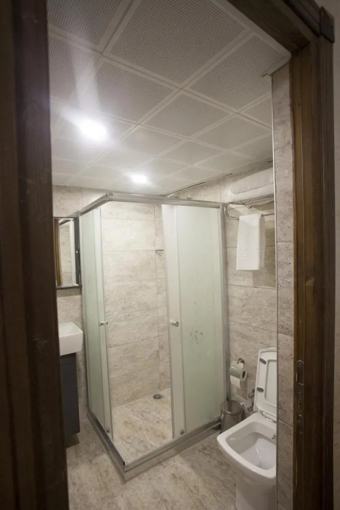 Shower in TÜRKMEN KONAGI HALFETİ BUTİK OTEL