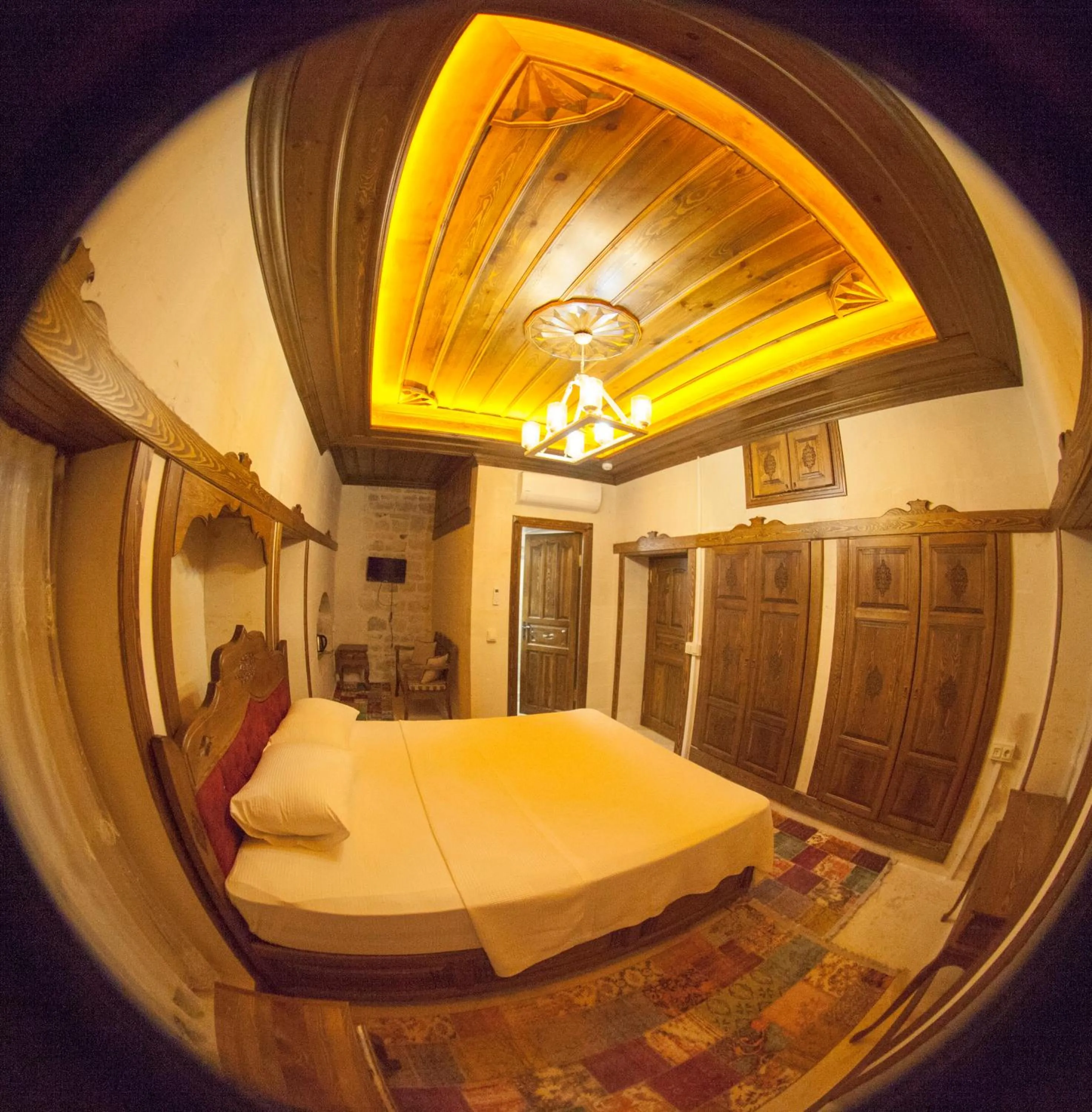 Photo of the whole room, Bed in TÜRKMEN KONAGI HALFETİ BUTİK OTEL