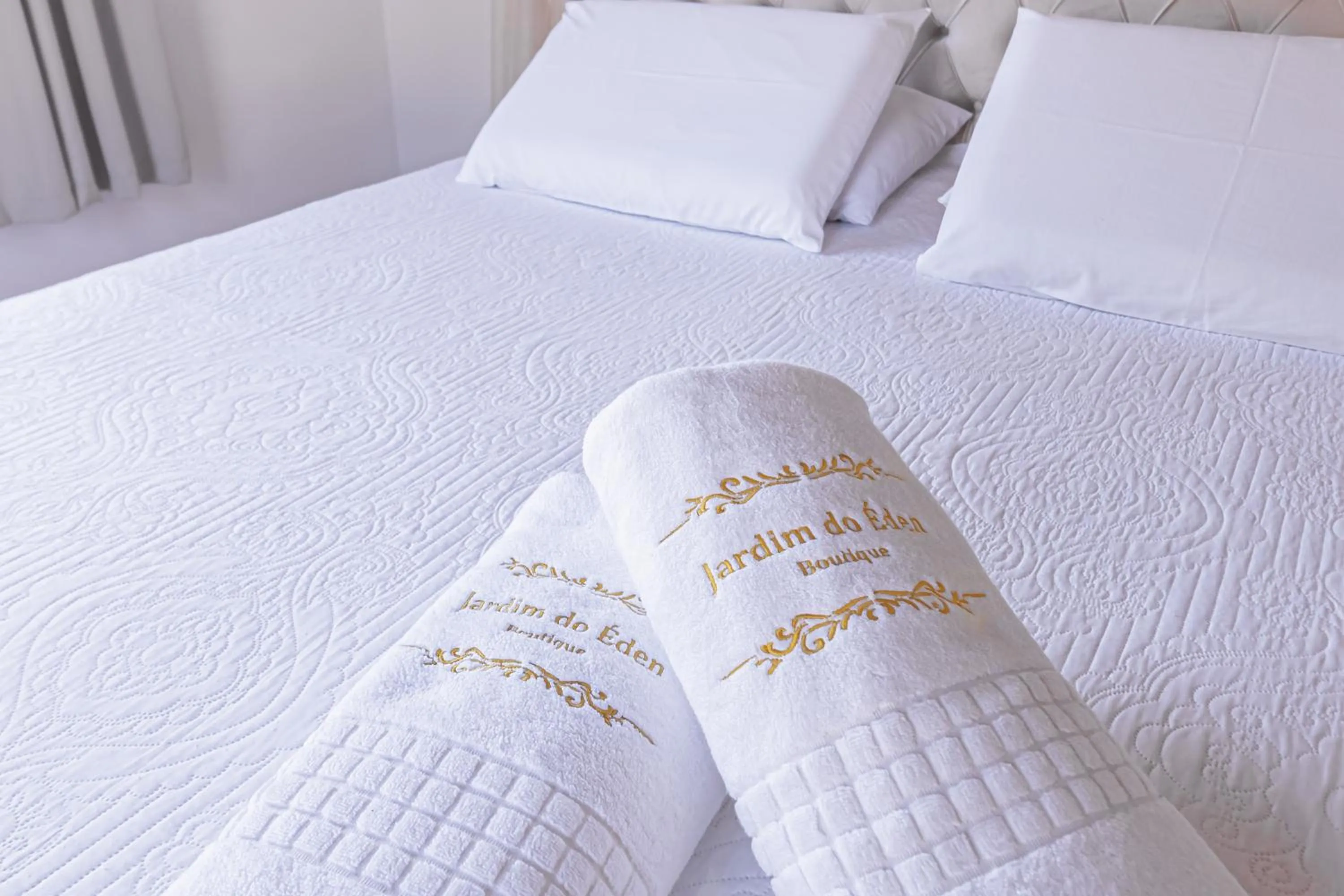 towels, Bed in Jardim Do Eden Piri