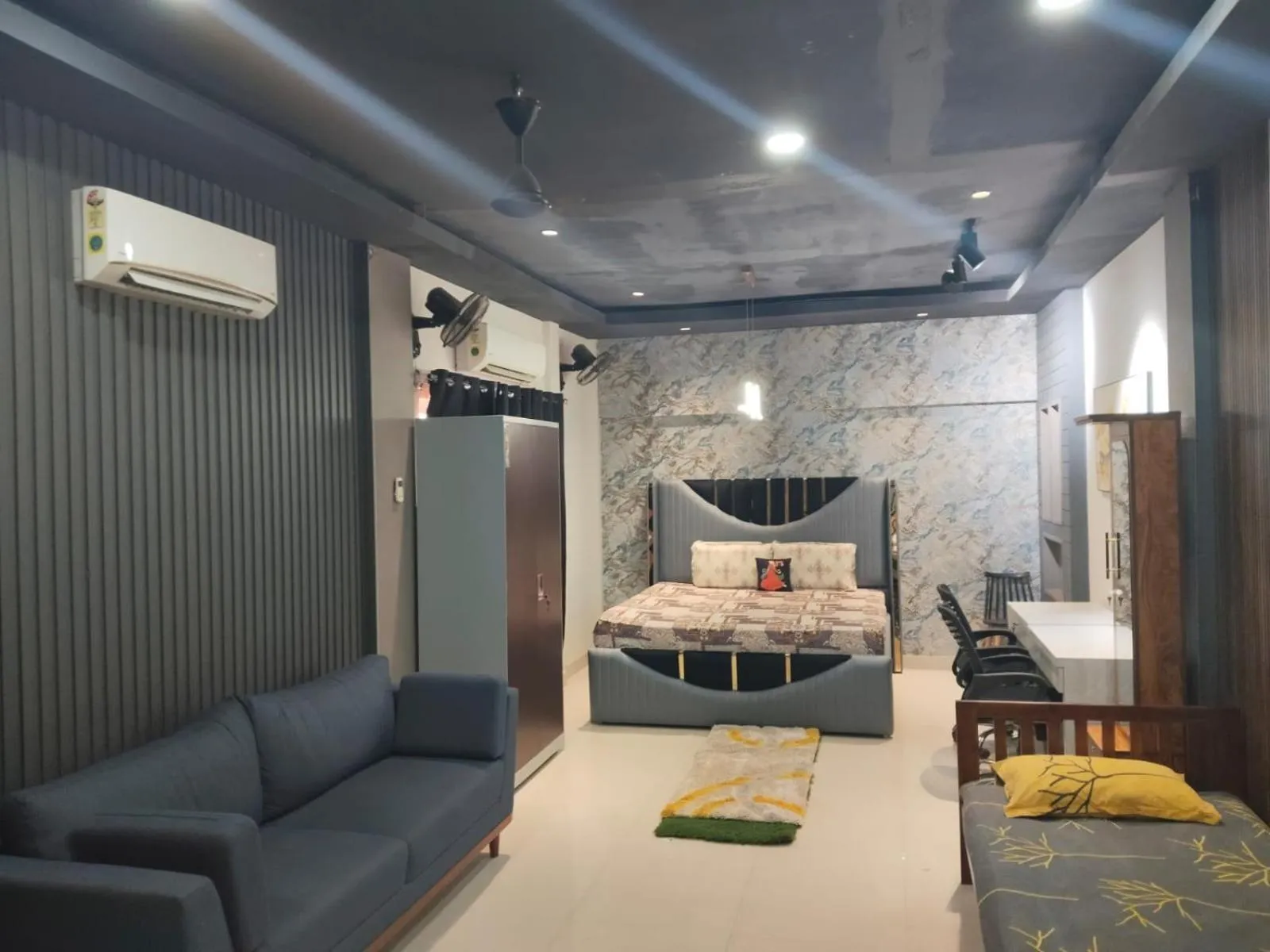 Bed in The PALM SUITES , Incredible India Tourism