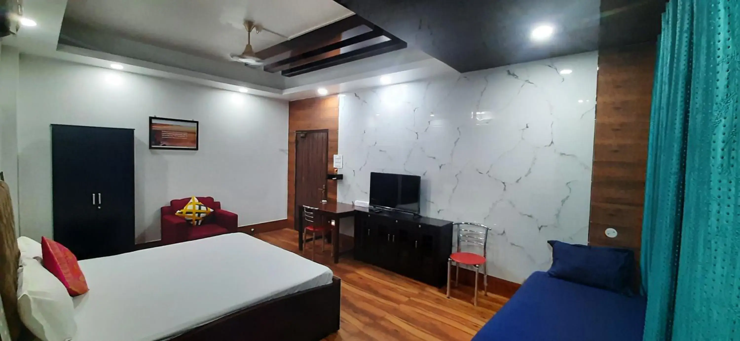 Superior King Suite - single occupancy in The PALM SUITES , Incredible India Tourism Superior King Suite - single occupancy in The PALM SUITES , Incredible India Tourism