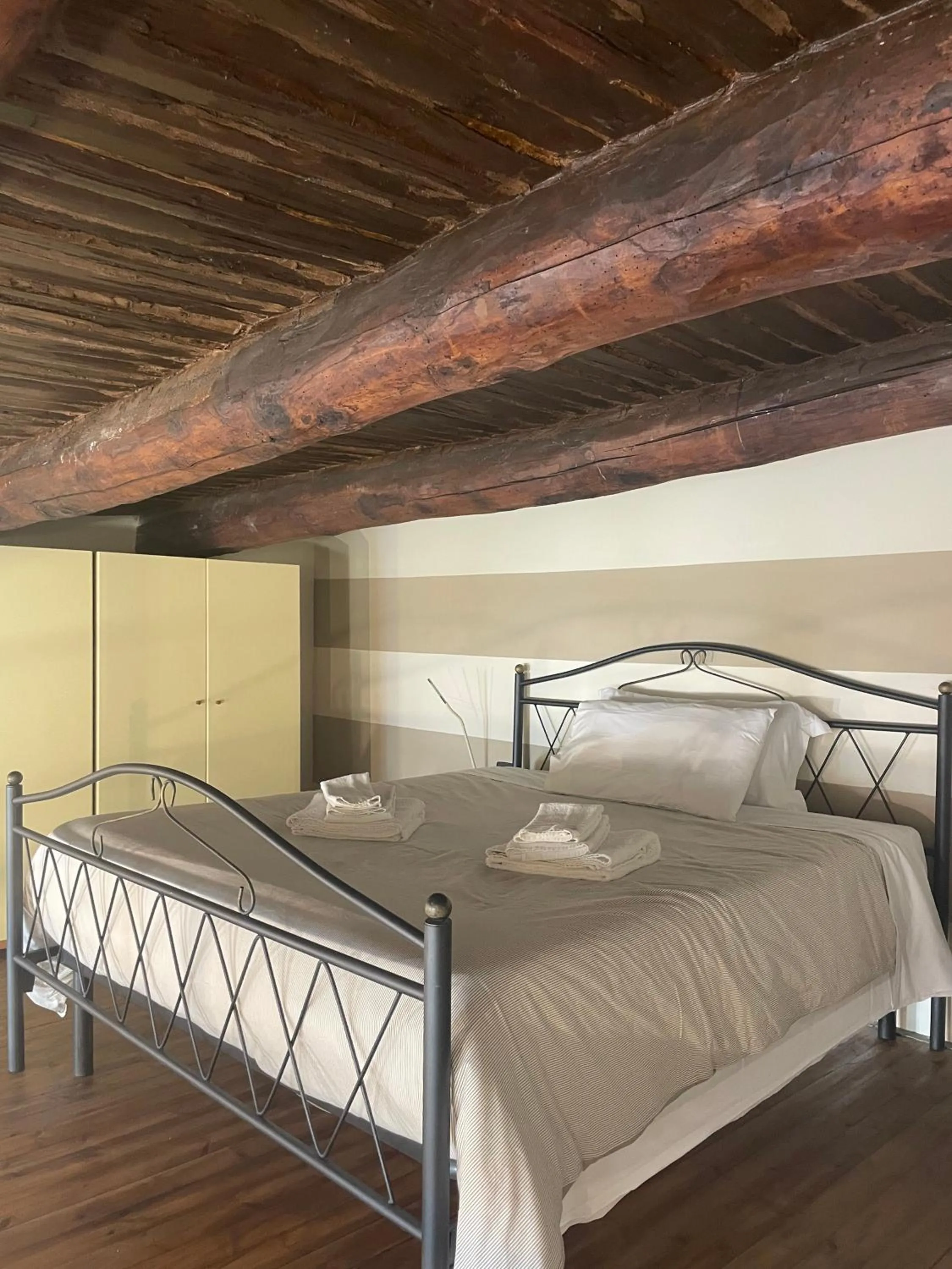 Bed in Case Così Apartments - Napoli