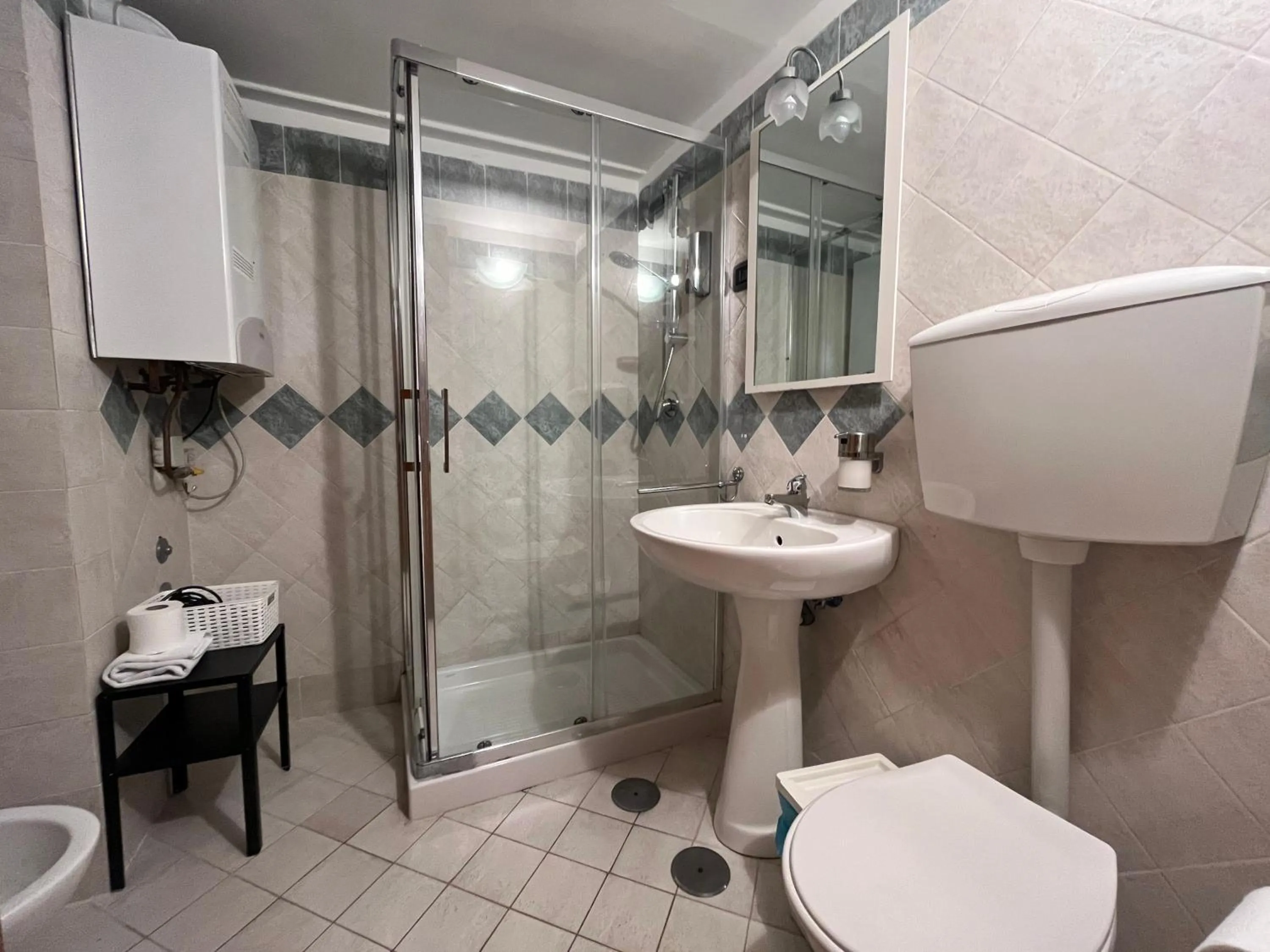 Shower in Case Così Apartments - Napoli