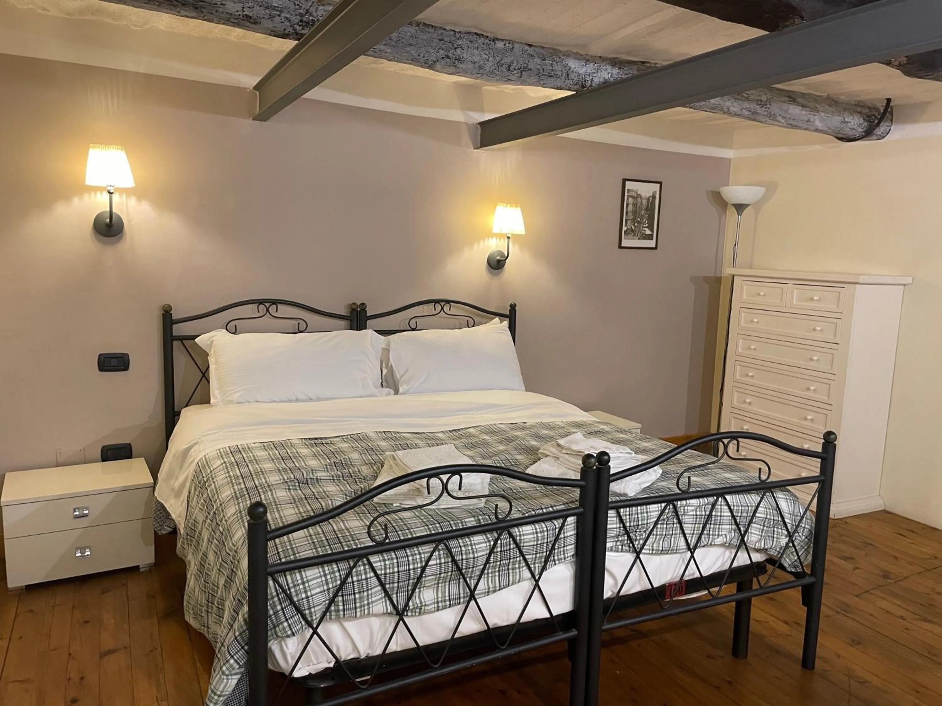 Bed in Case Così Apartments - Napoli