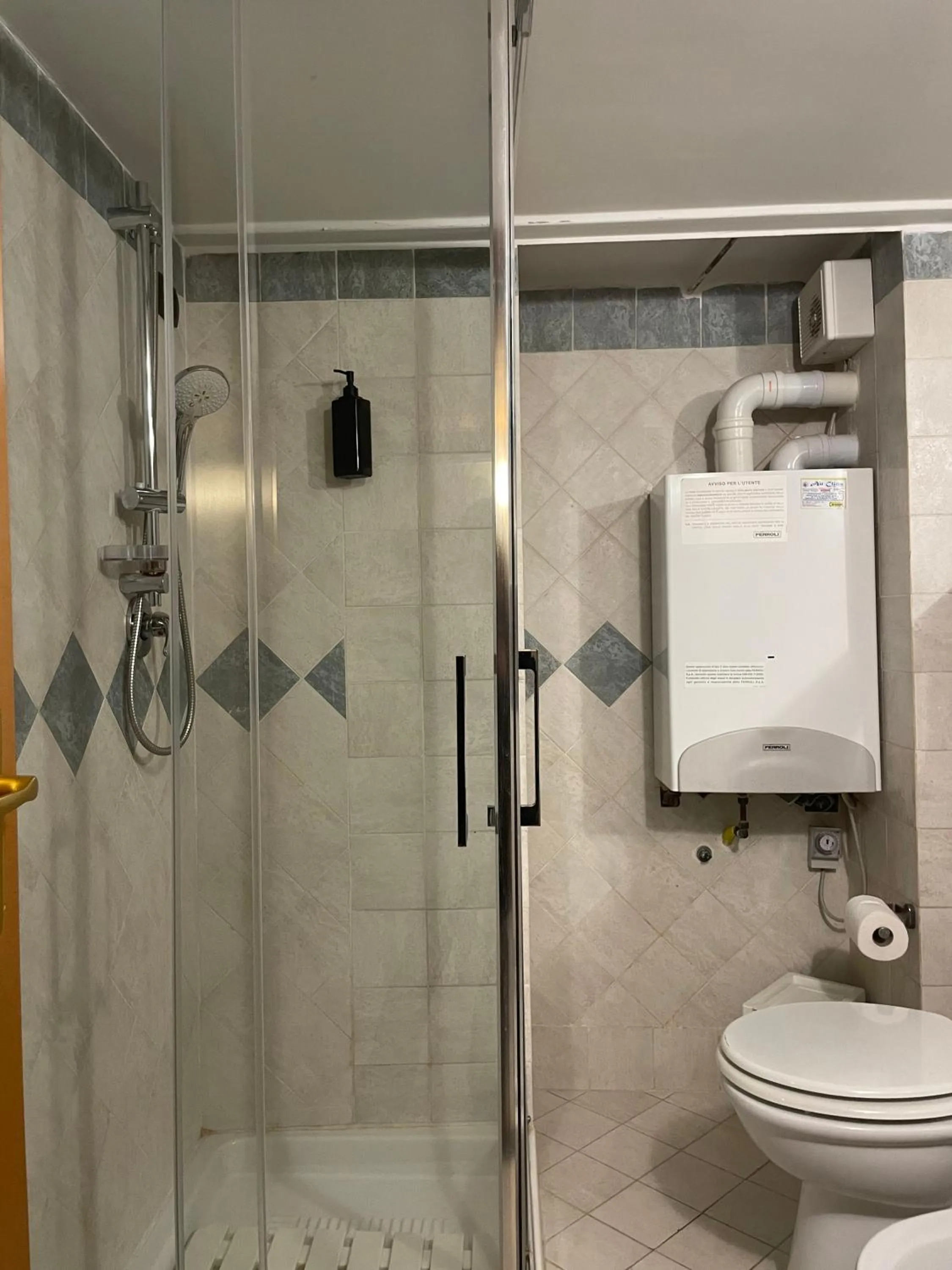 Shower in Case Così Apartments - Napoli