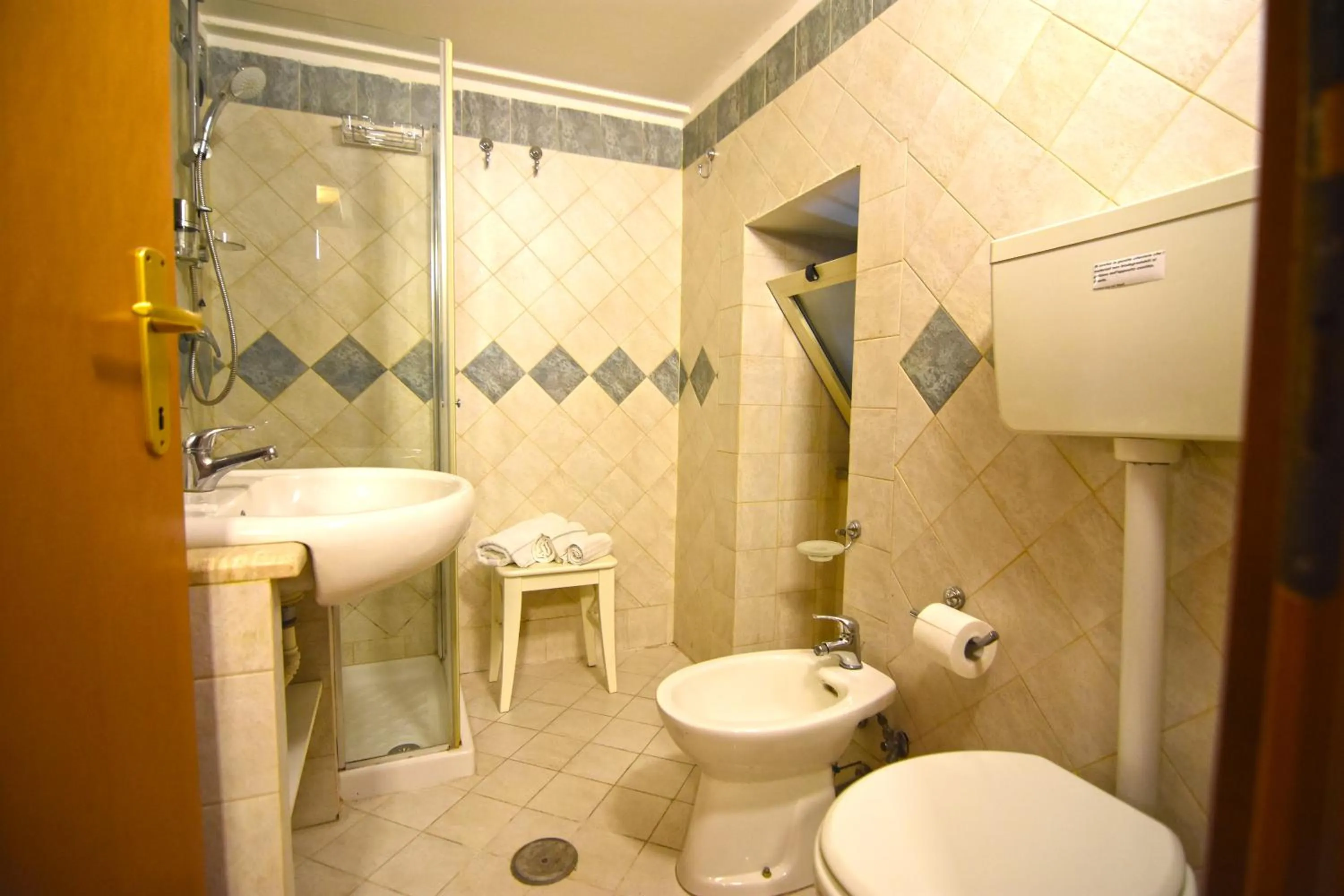 Bathroom in Case Così Apartments - Napoli