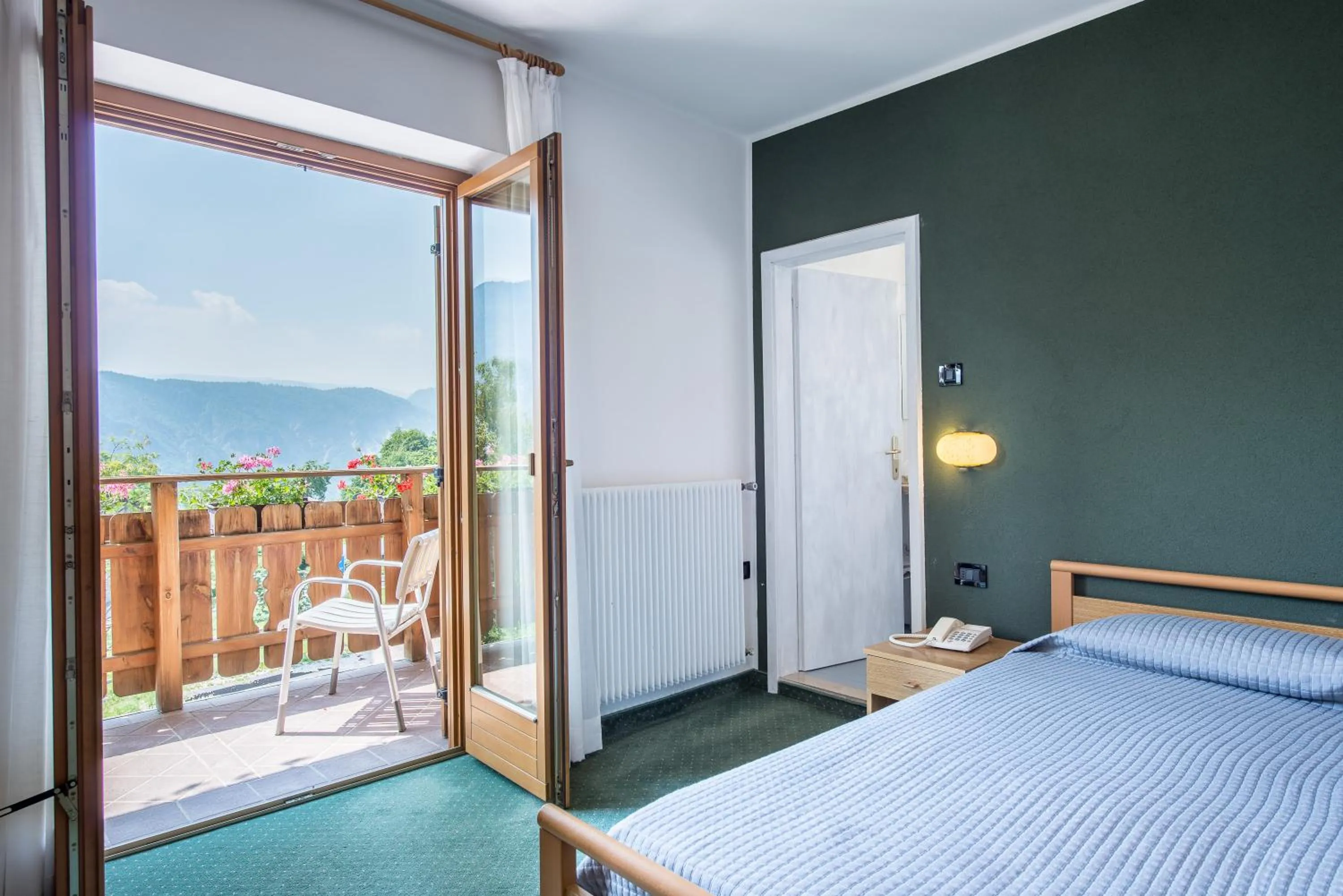 Photo of the whole room, Bed in Al Pian Garnì - B&B & Pizza