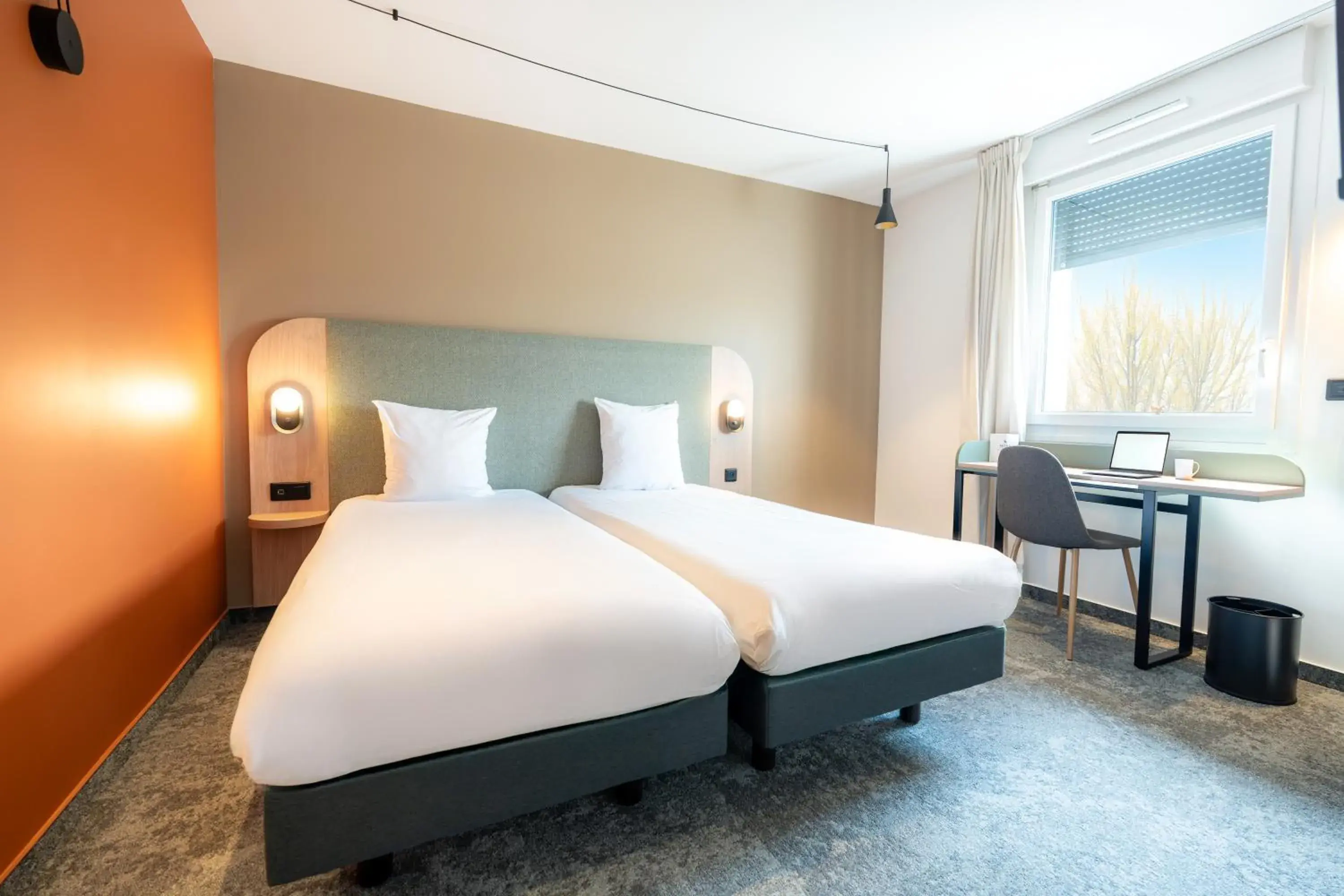 Bed in Hôtel Akena Reims Bezannes Bed in Hôtel Akena Reims Bezannes