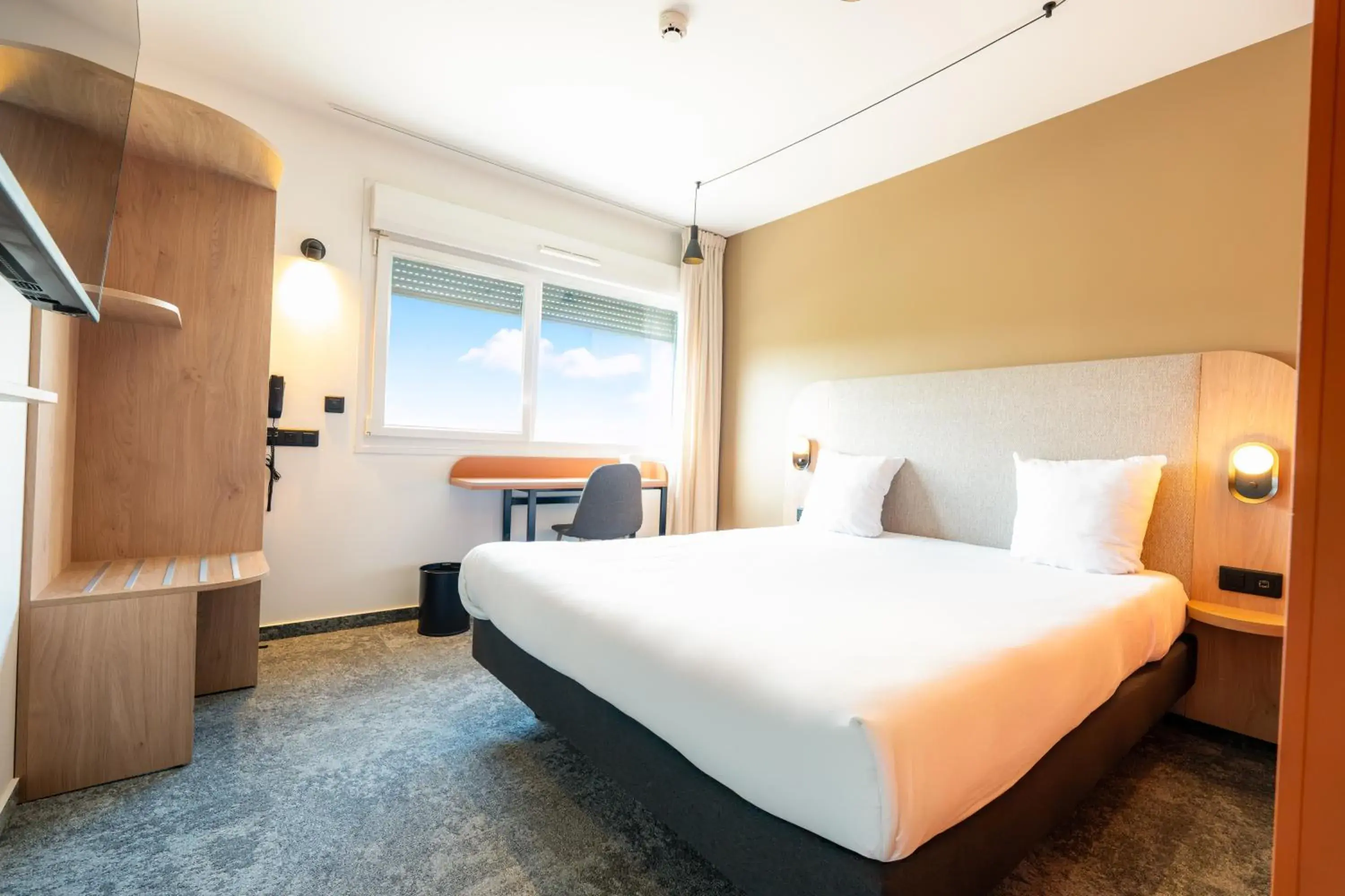 Double Room in Hôtel Akena Reims Bezannes Double Room in Hôtel Akena Reims Bezannes