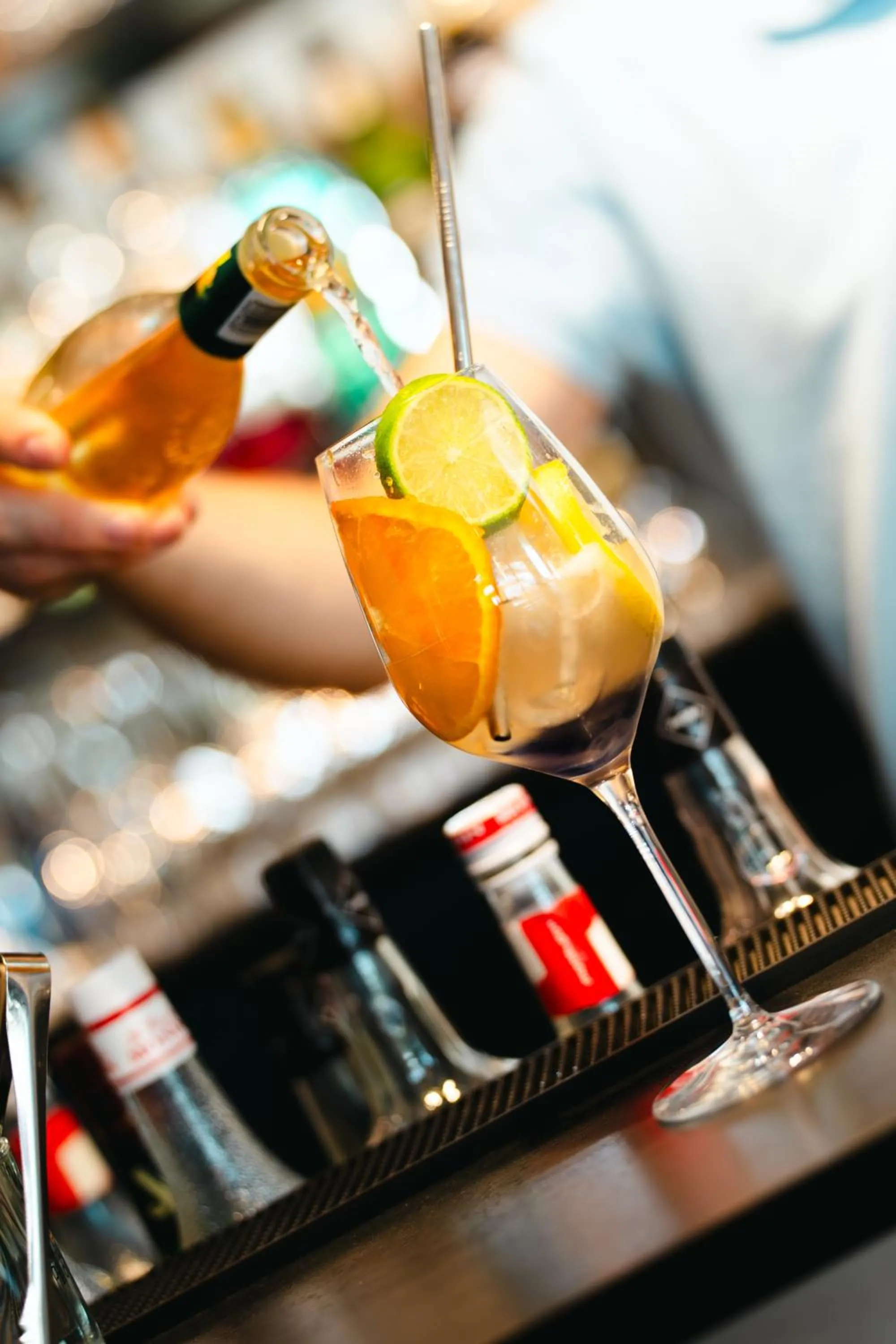 Lounge or bar in Hôtel Akena Reims Bezannes