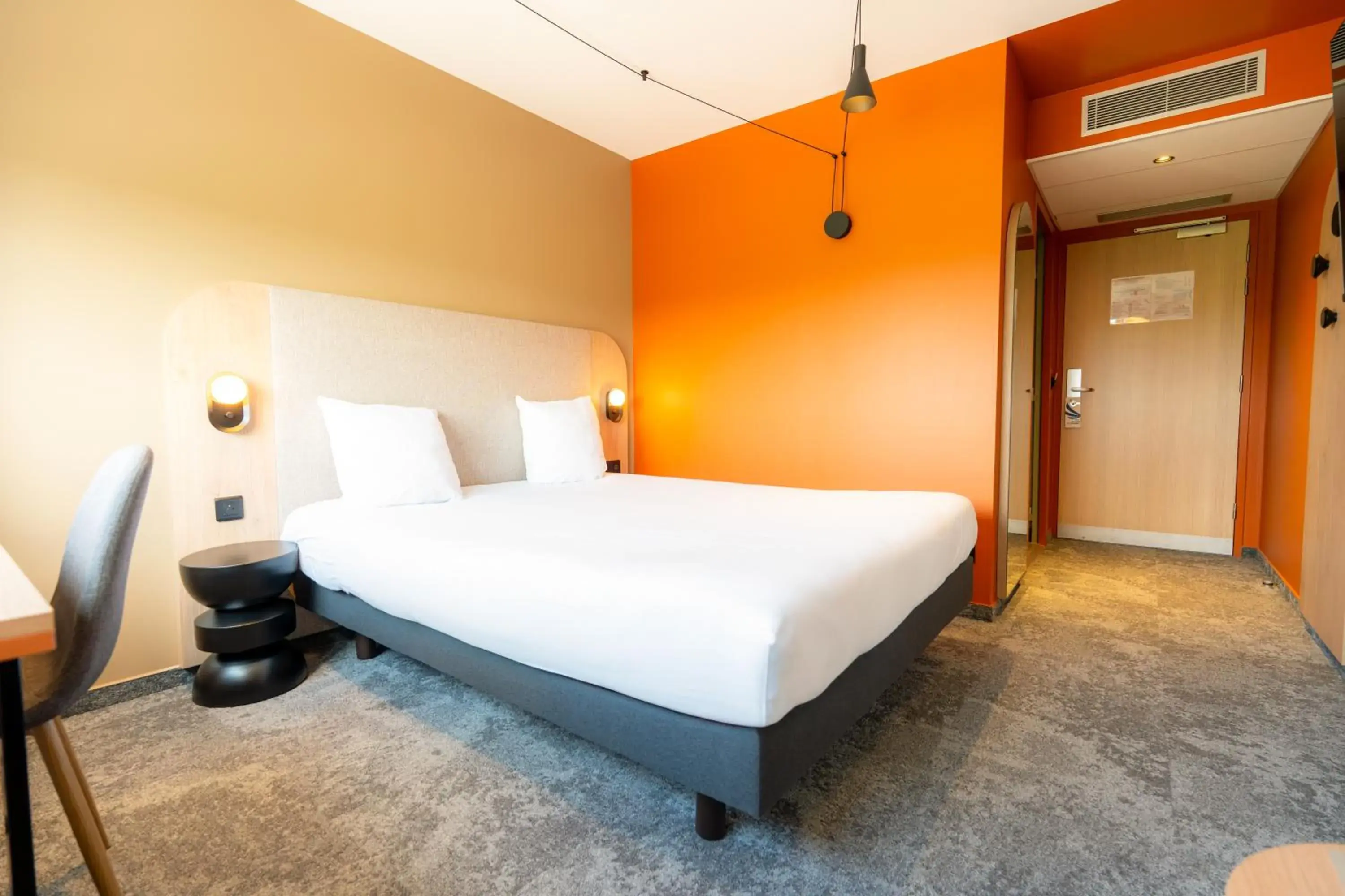 Bed in Hôtel Akena Reims Bezannes Bed in Hôtel Akena Reims Bezannes