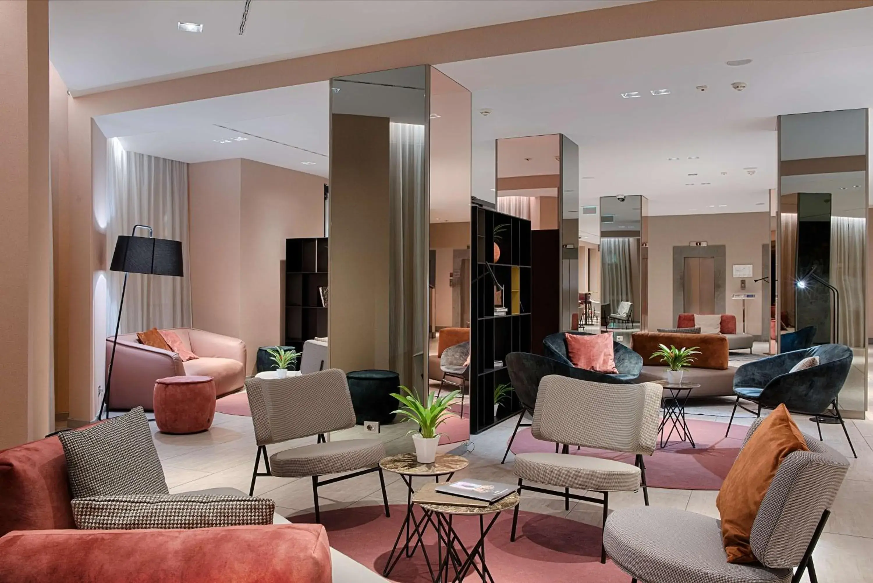 Lobby or reception in NH Bologna De La Gare Lobby or reception in NH Bologna De La Gare