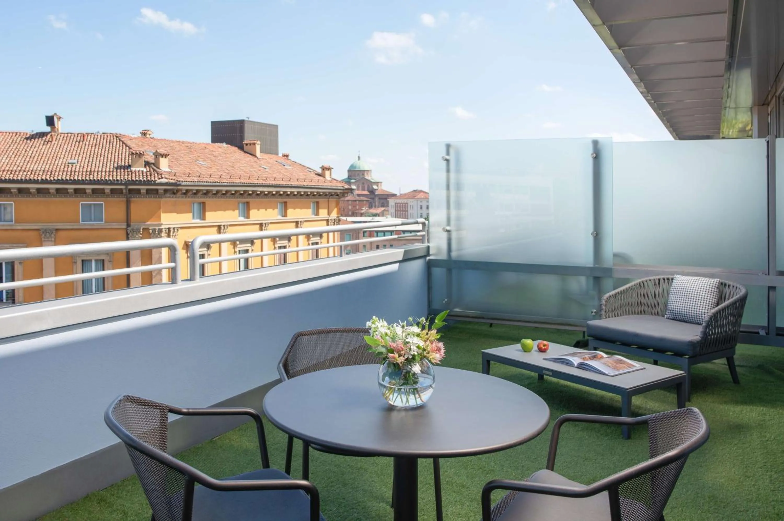 Photo of the whole room in NH Bologna De La Gare