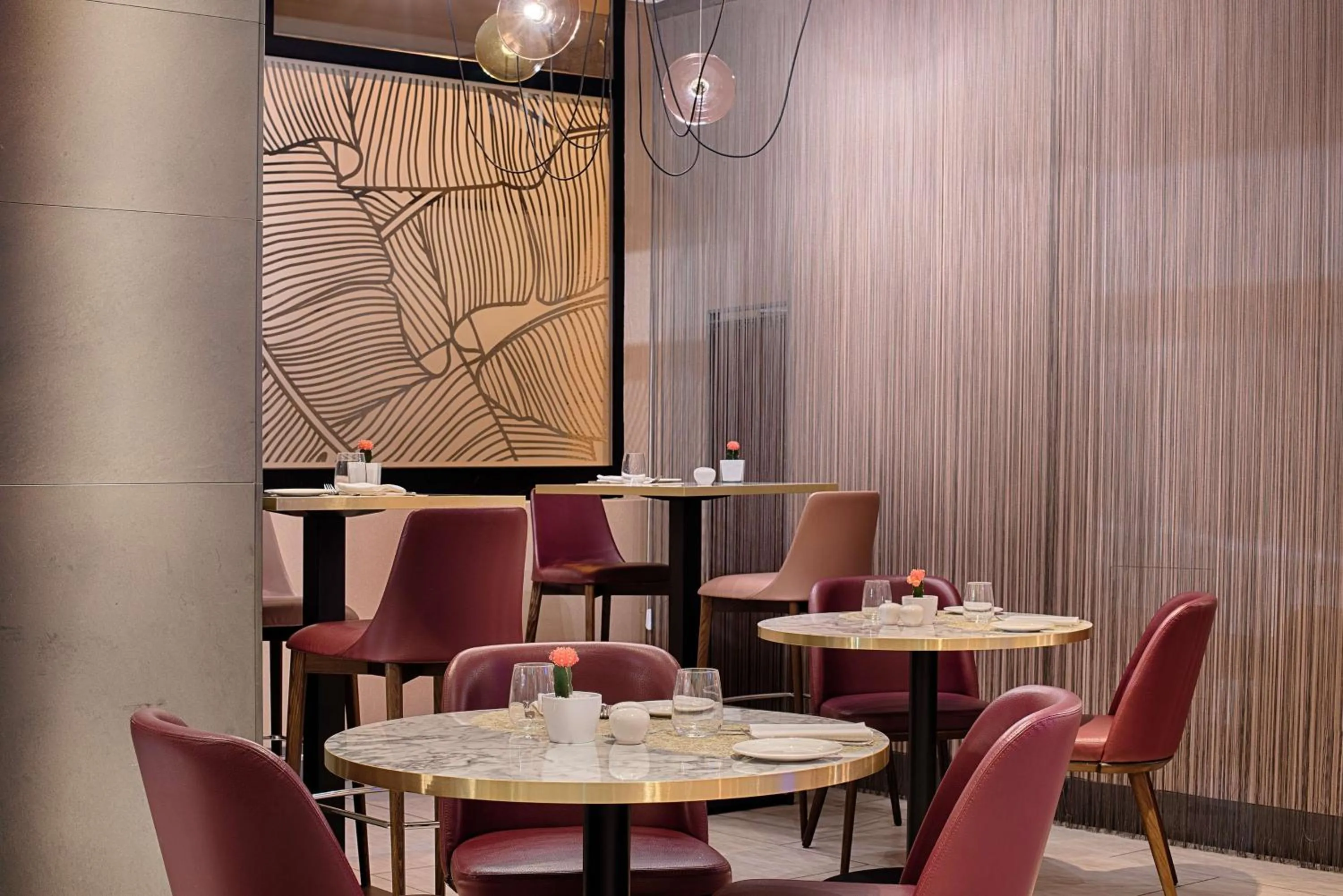 Restaurant/places to eat in NH Bologna De La Gare