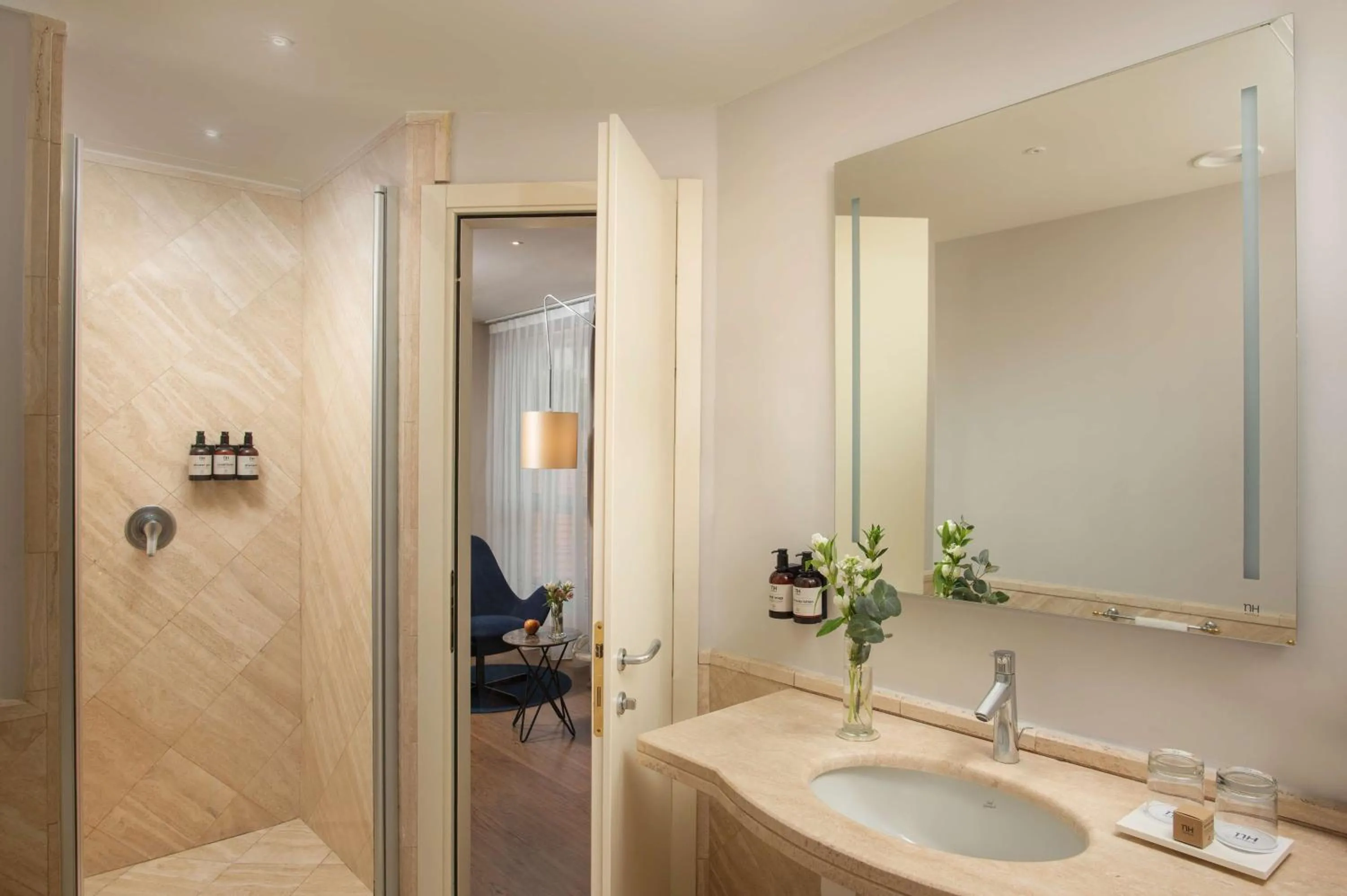 Bathroom in NH Bologna De La Gare