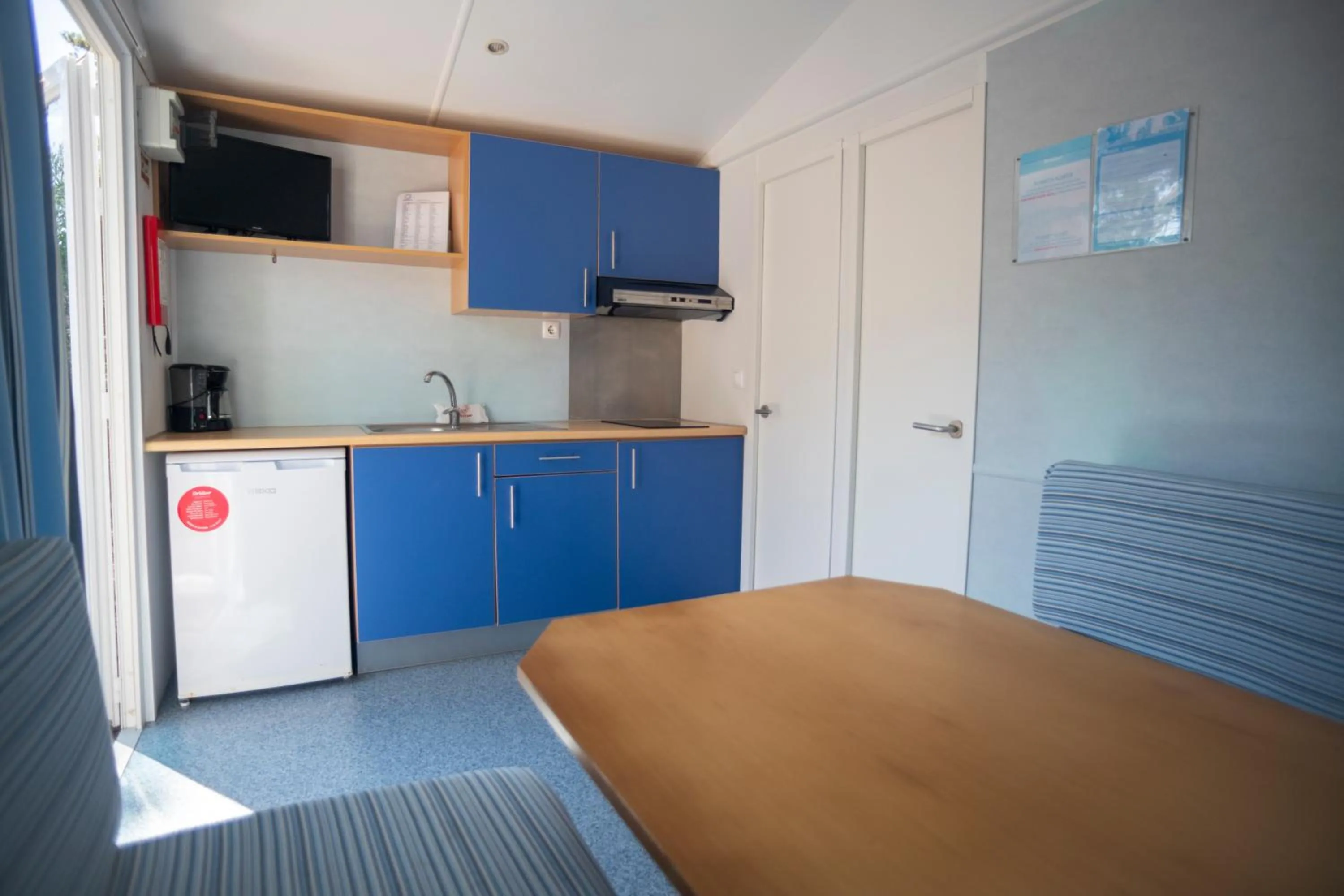 Kitchen or kitchenette in Parque De Campismo Orbitur Sao Pedro De Moel