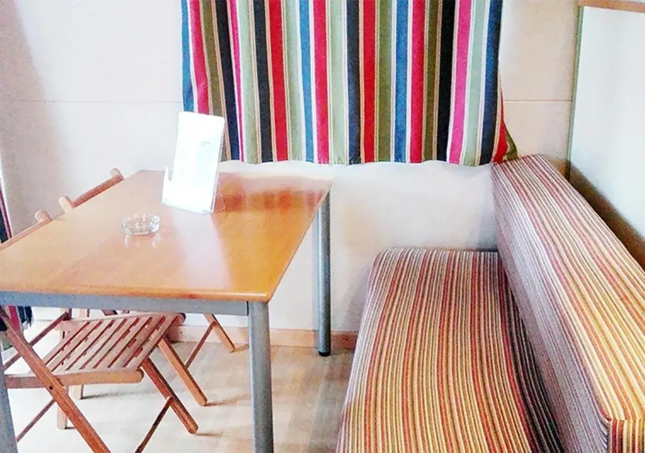 Living room in Parque De Campismo Orbitur Gala Living room in Parque De Campismo Orbitur Gala