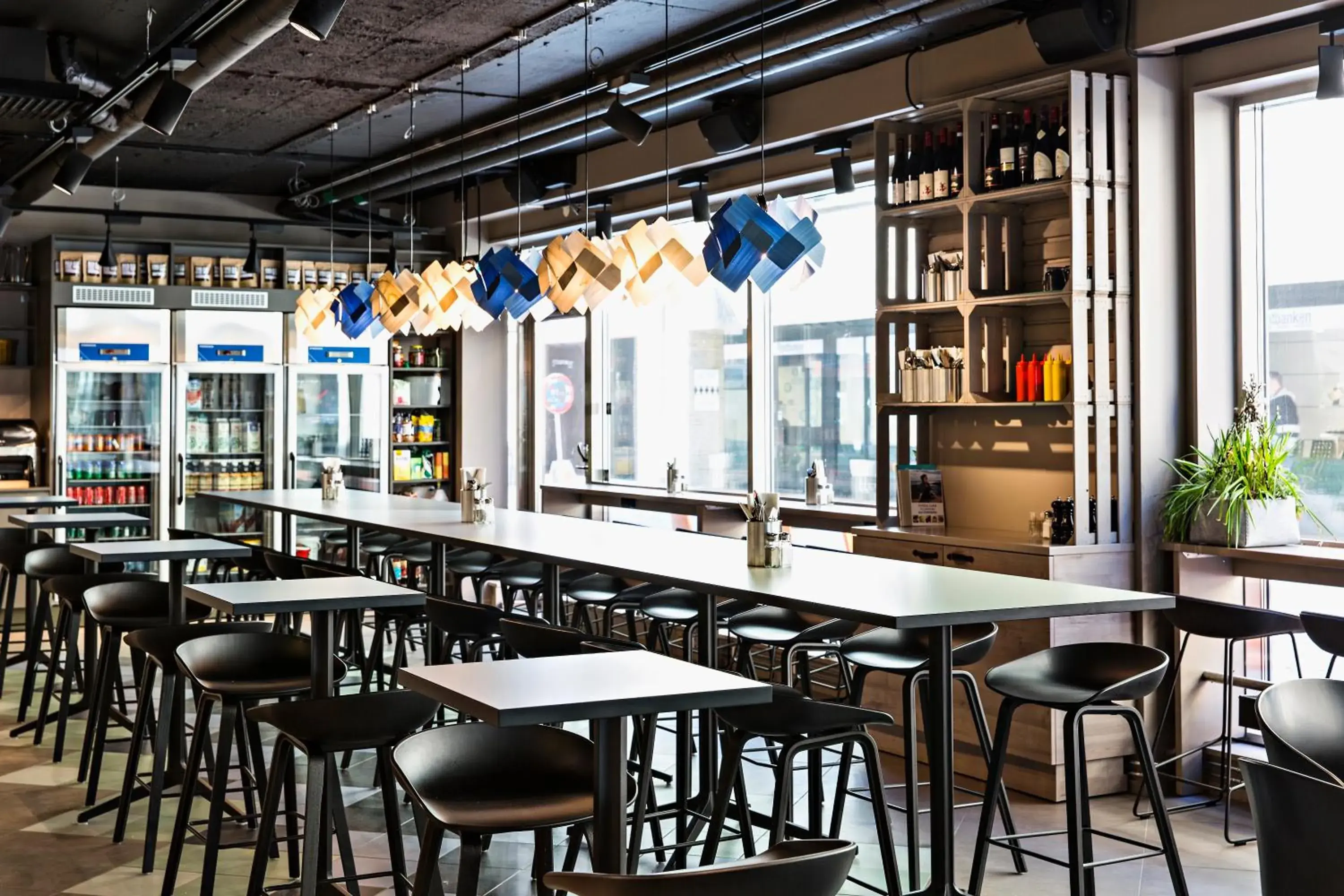 Restaurant/places to eat in Comfort Hotel City Restaurant/places to eat in Comfort Hotel City