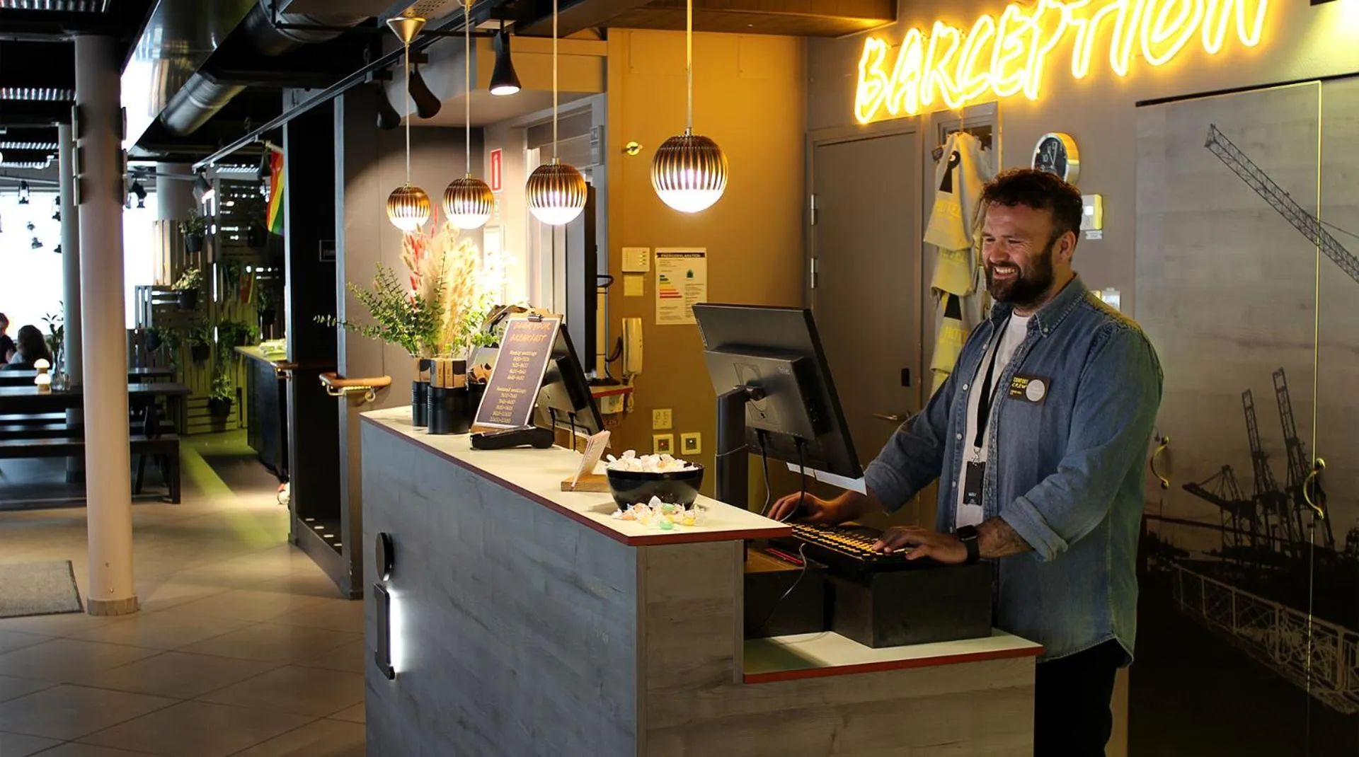 Lobby or reception in Comfort Hotel City