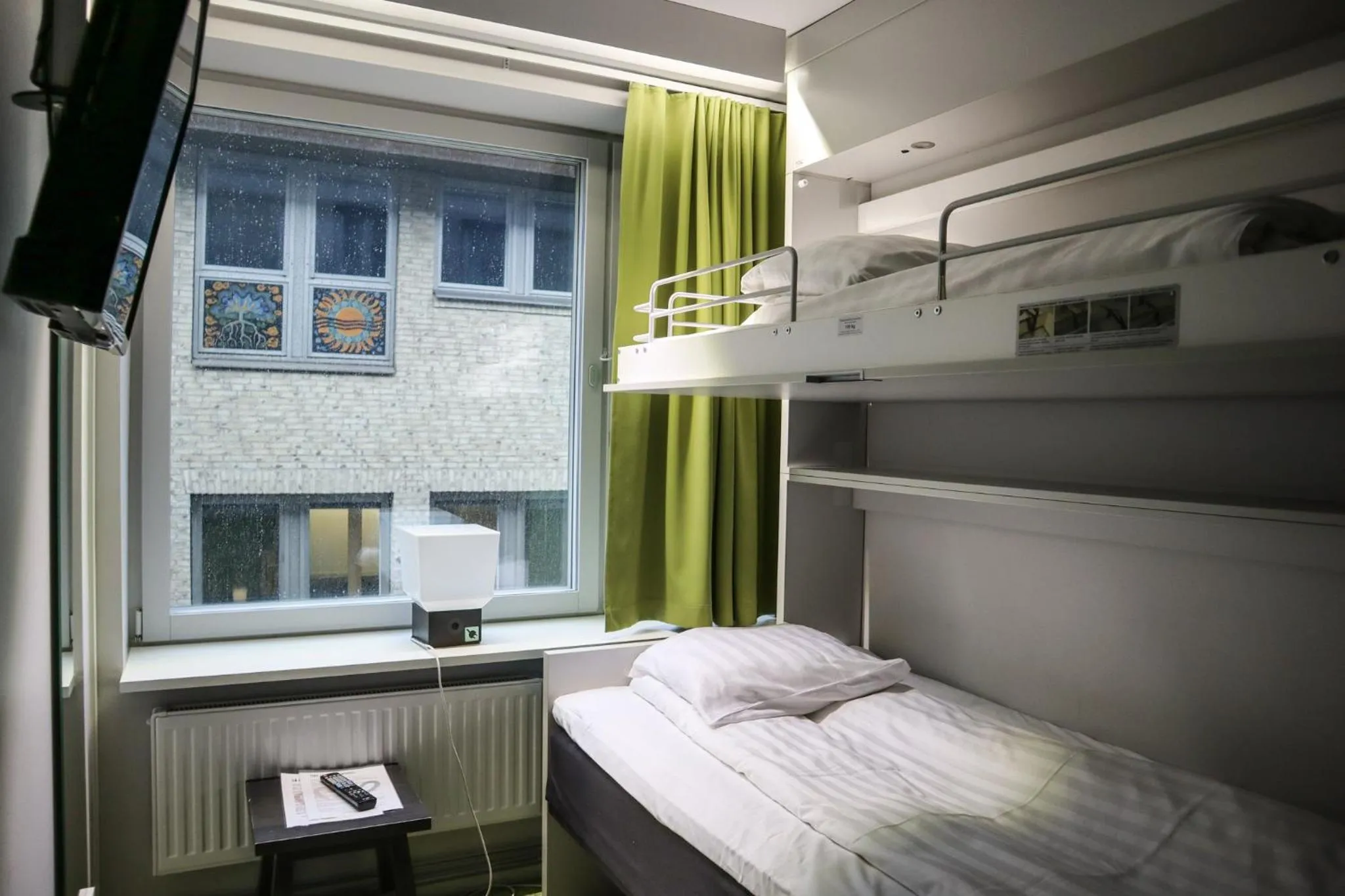 bunk bed, Bed in Comfort Hotel City