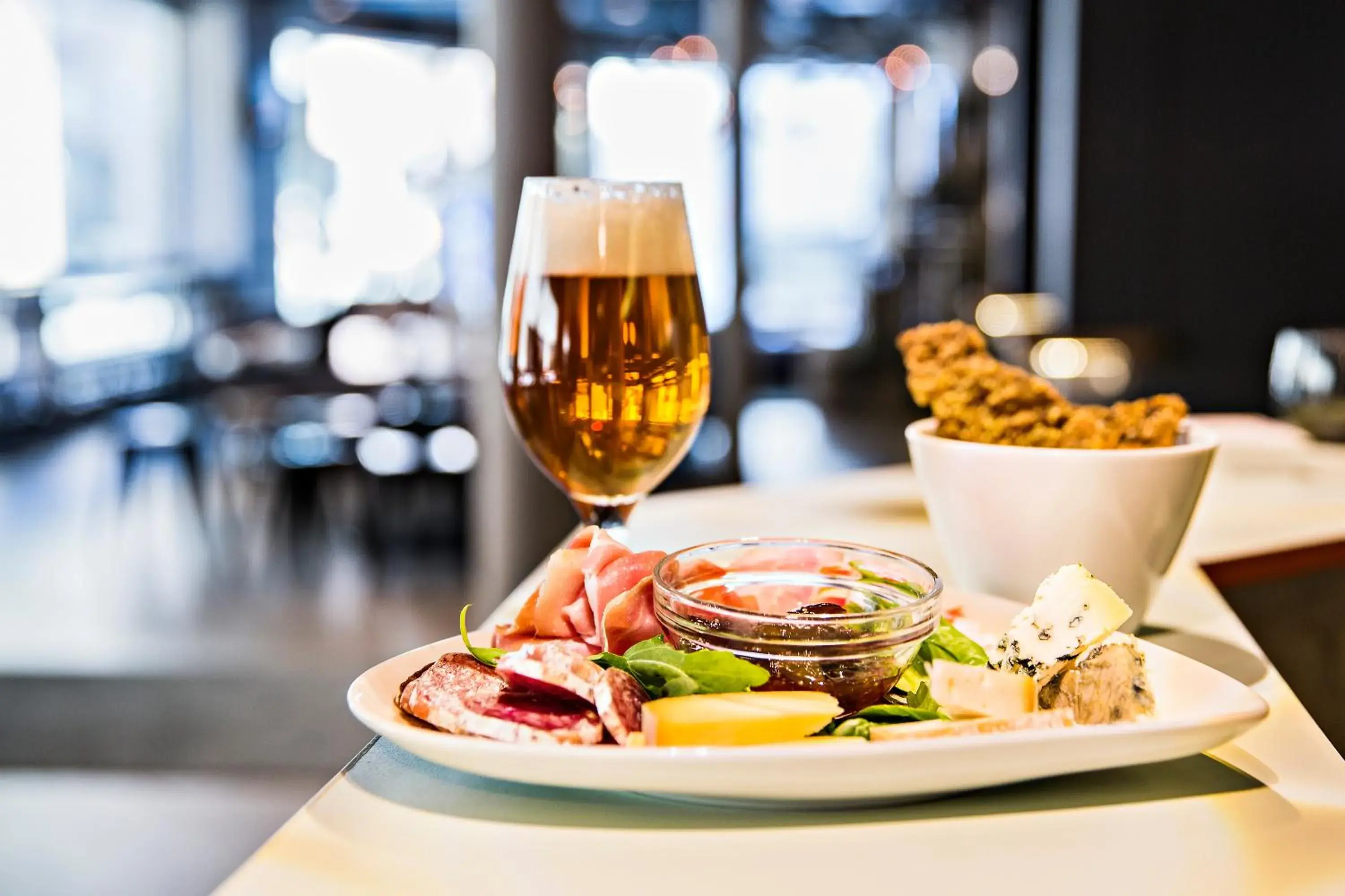 Food and drinks in Comfort Hotel City Food and drinks in Comfort Hotel City