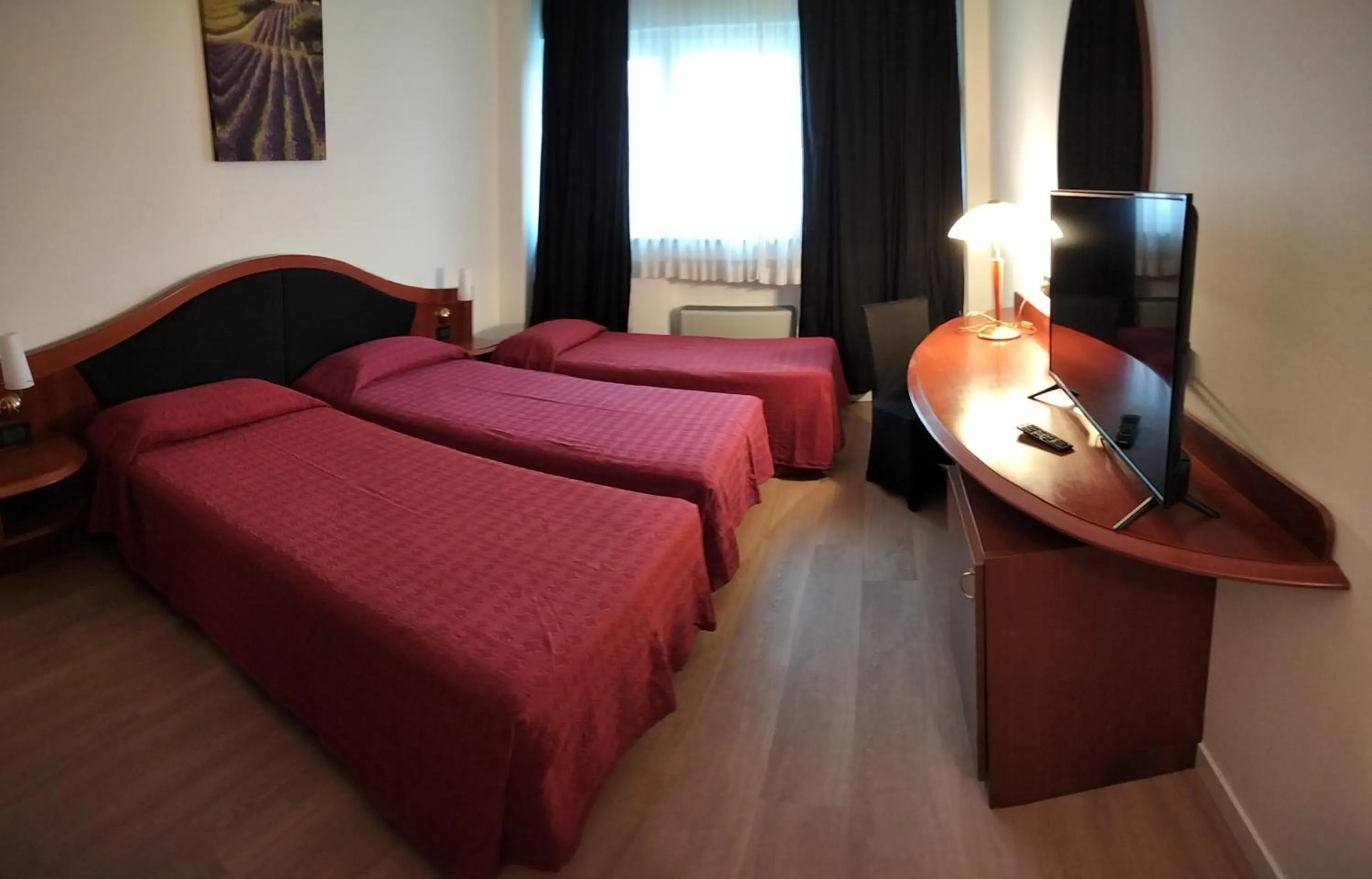 Photo of the whole room, Bed in Hotel Donizetti