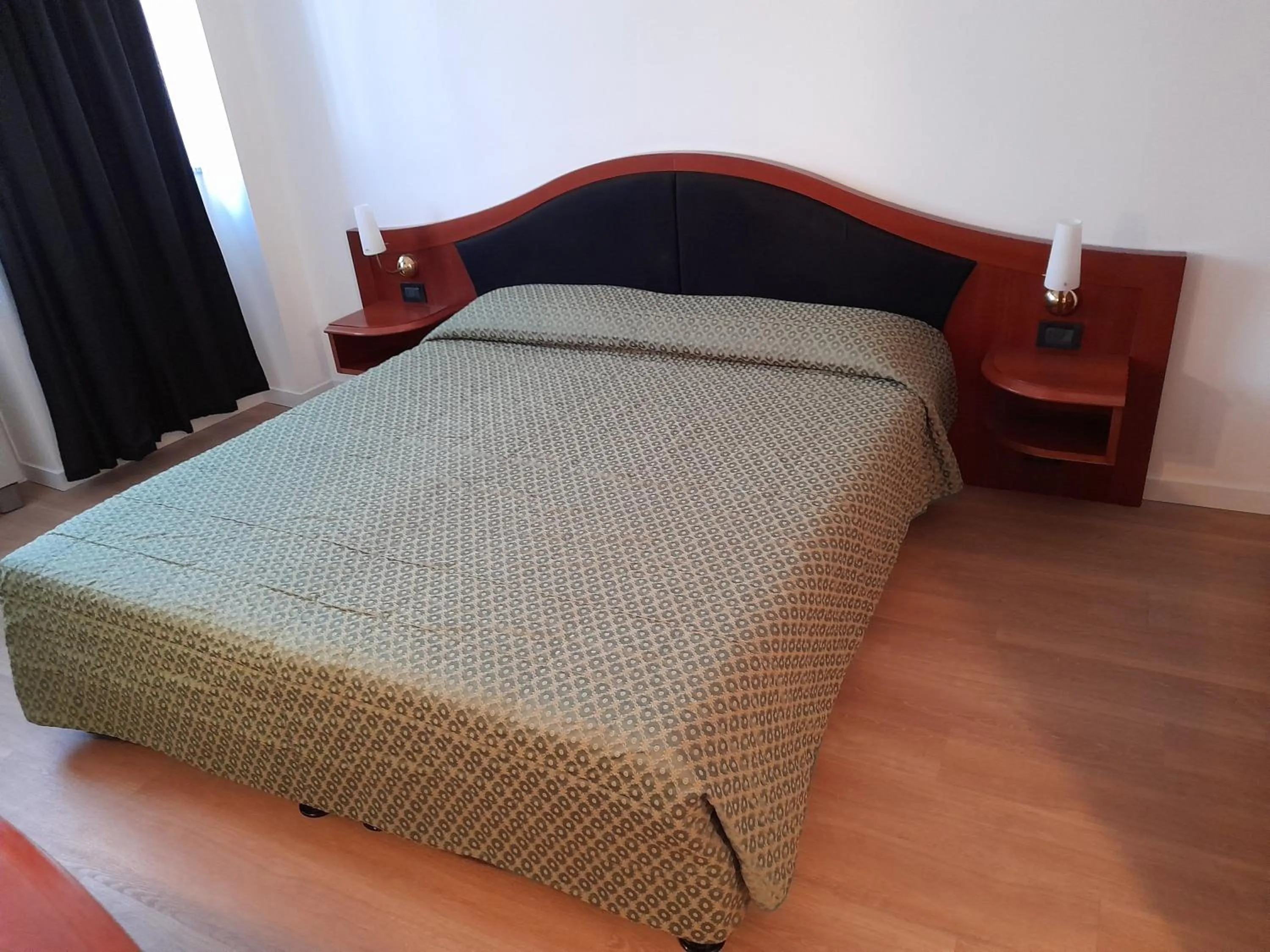 Bedroom, Bed in Hotel Donizetti