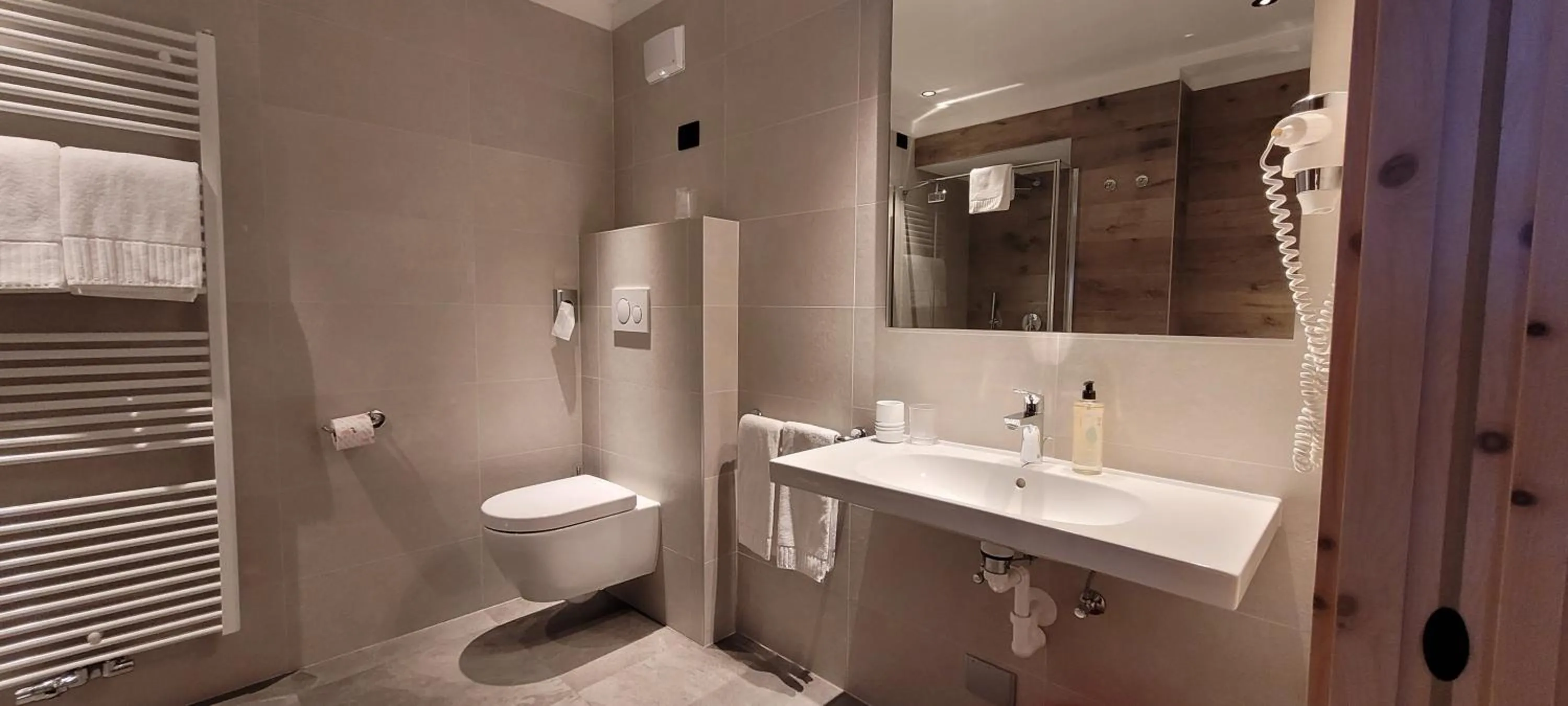 Bathroom in Hotel Garni Royal