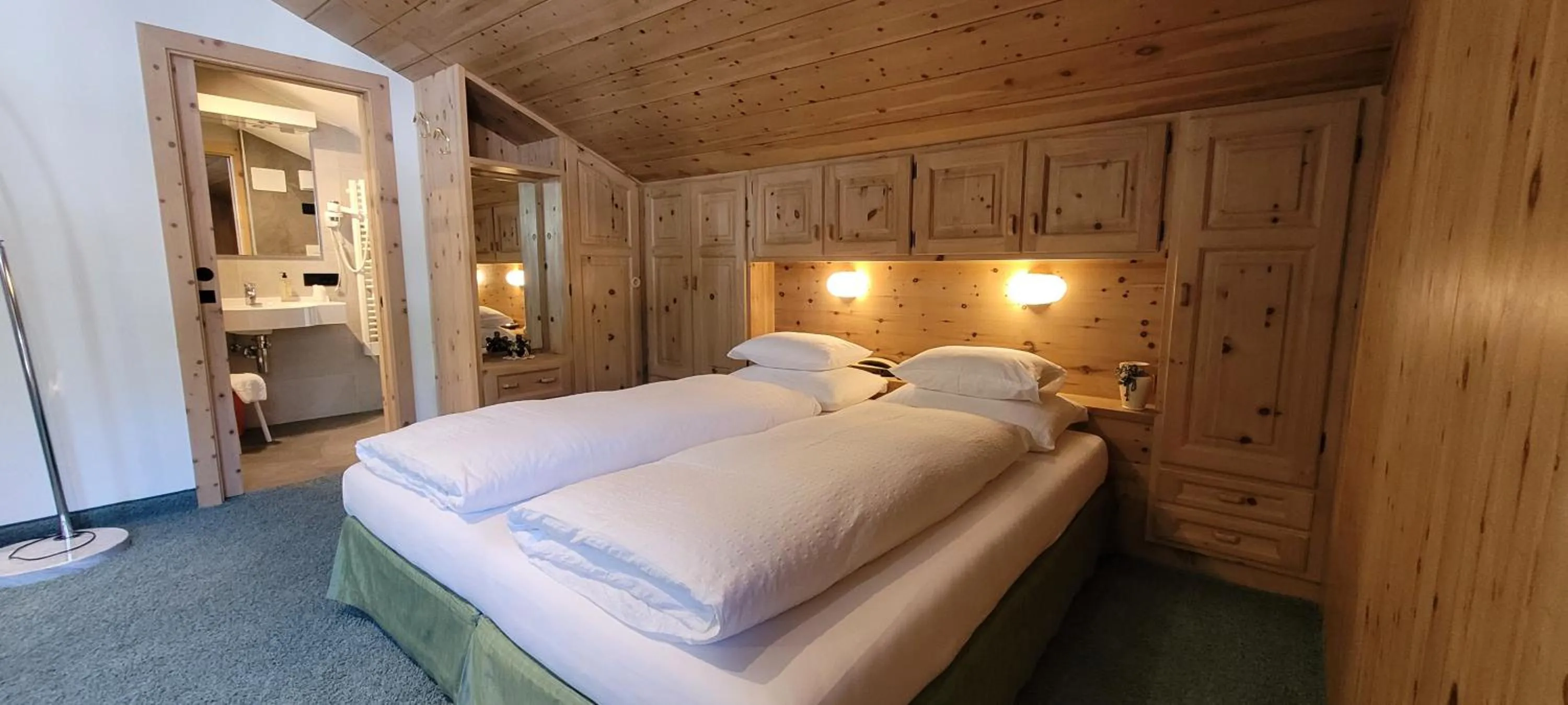 Bed in Hotel Garni Royal