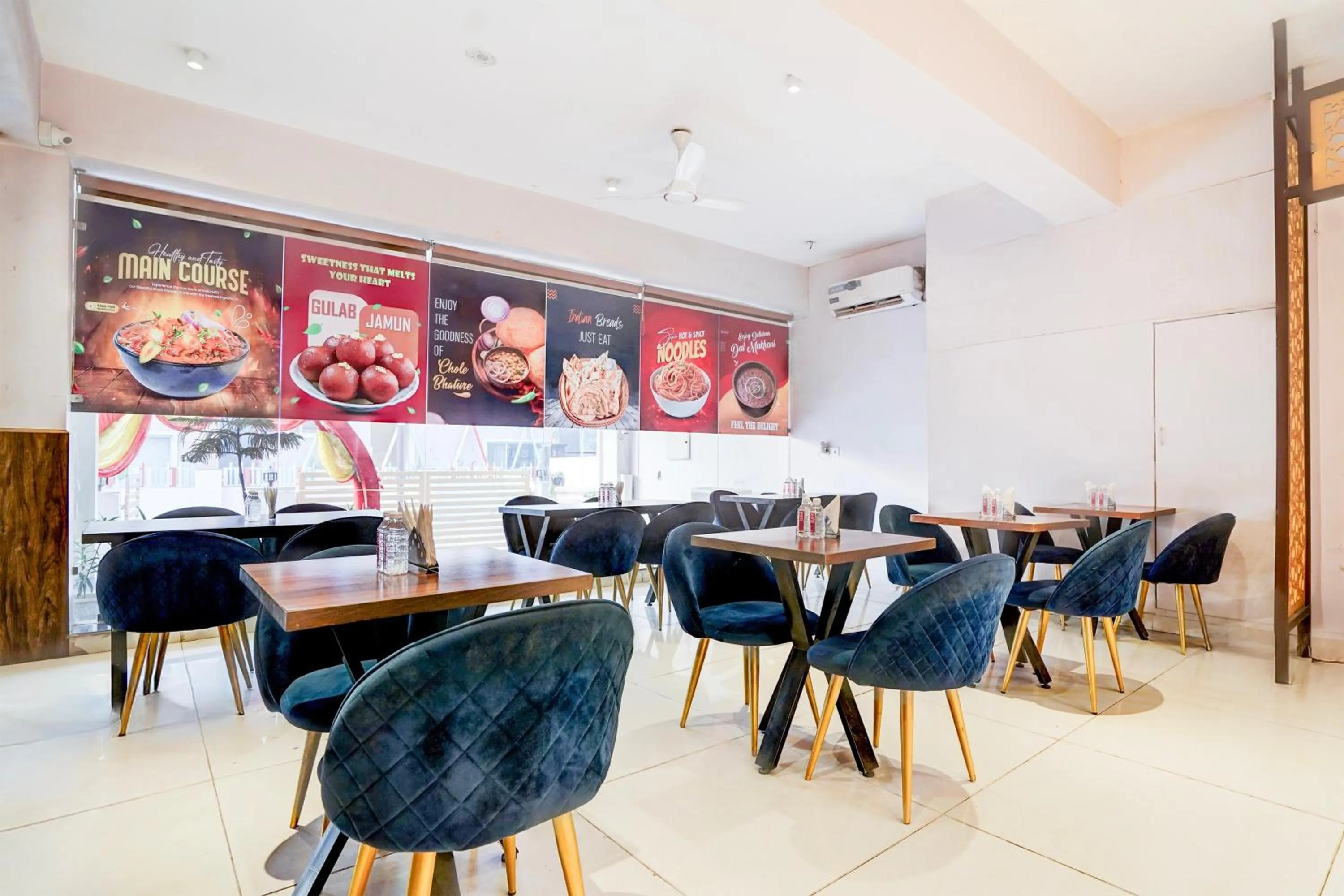 Restaurant/places to eat in Pinaki Hotels & Resorts