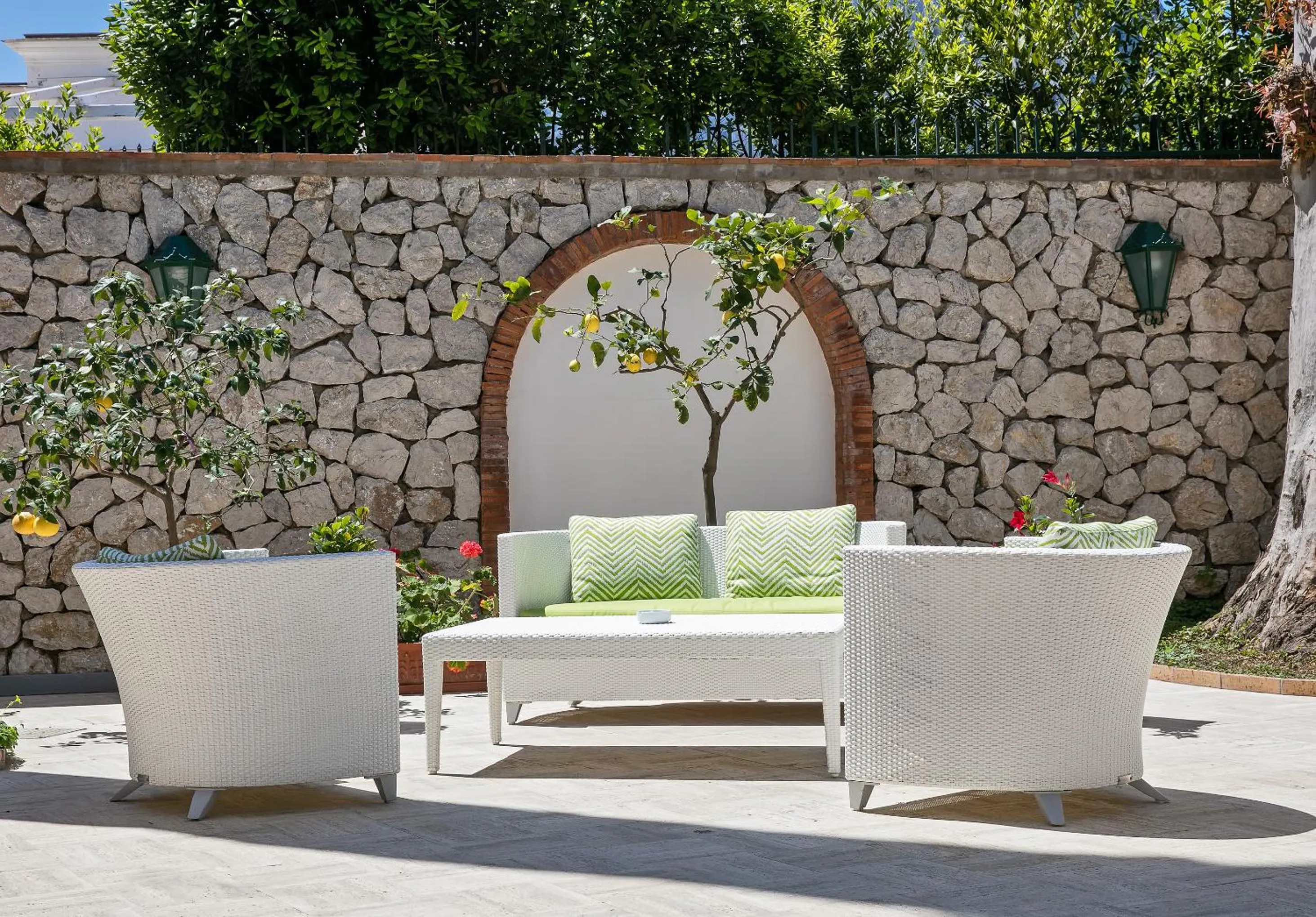 Patio in Hotel Syrene